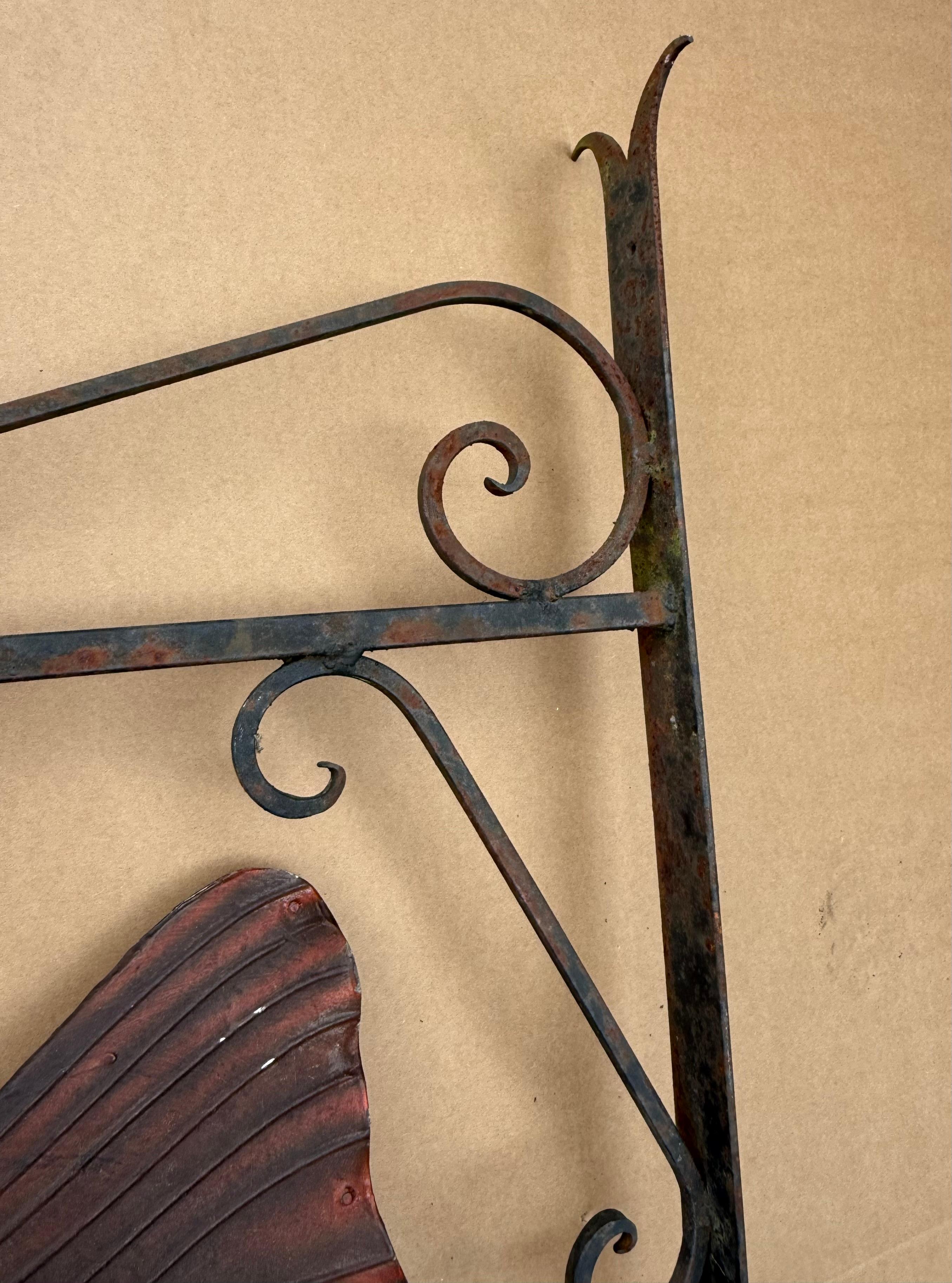 Grande enseigne ancienne peinte de commerce de brochet, enseigne d'atelier de pêcheur en métal en vente 5