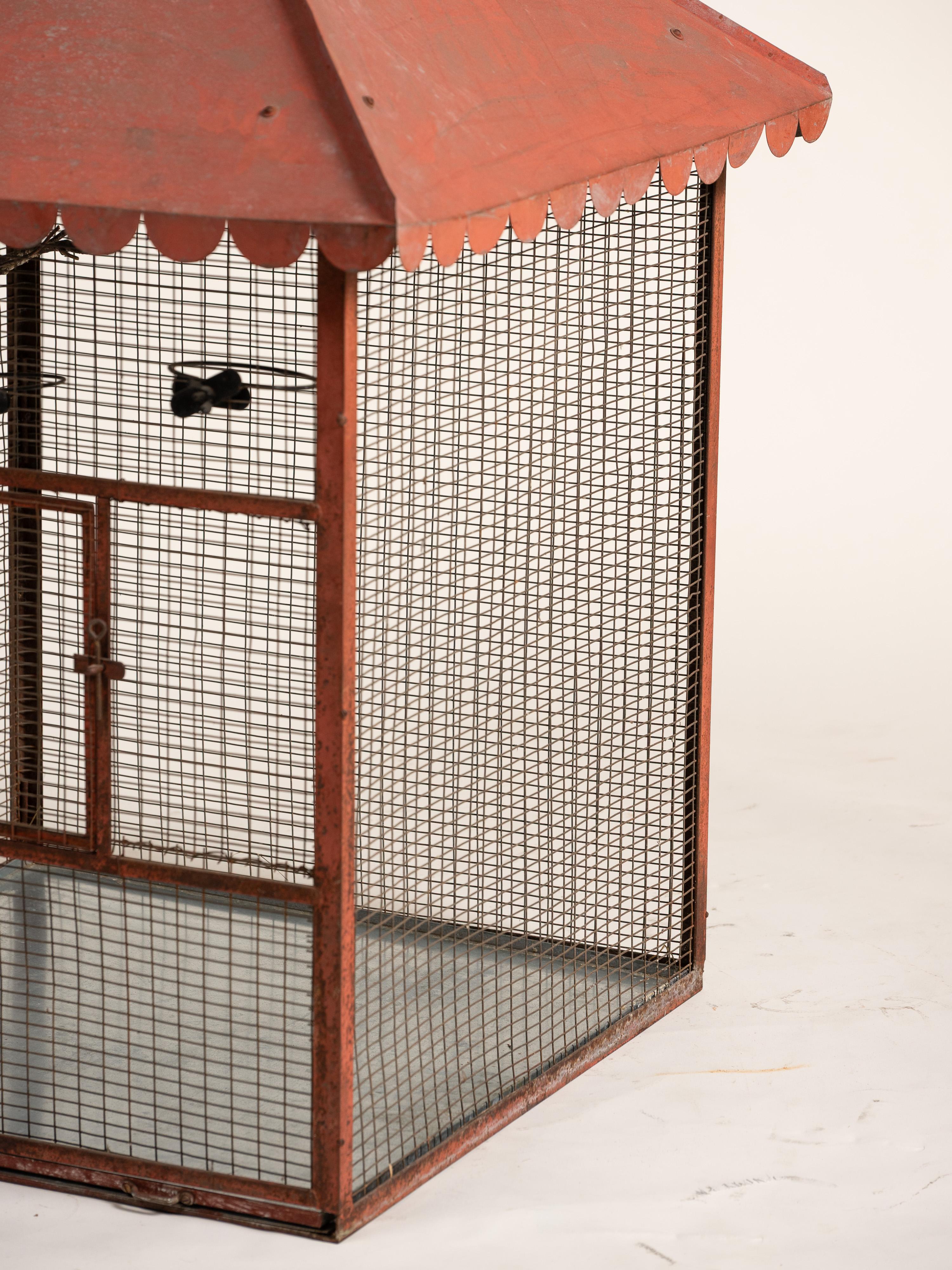 Métal Grande cage à oiseaux ancienne en métal peint, France, début du 20e siècle en vente