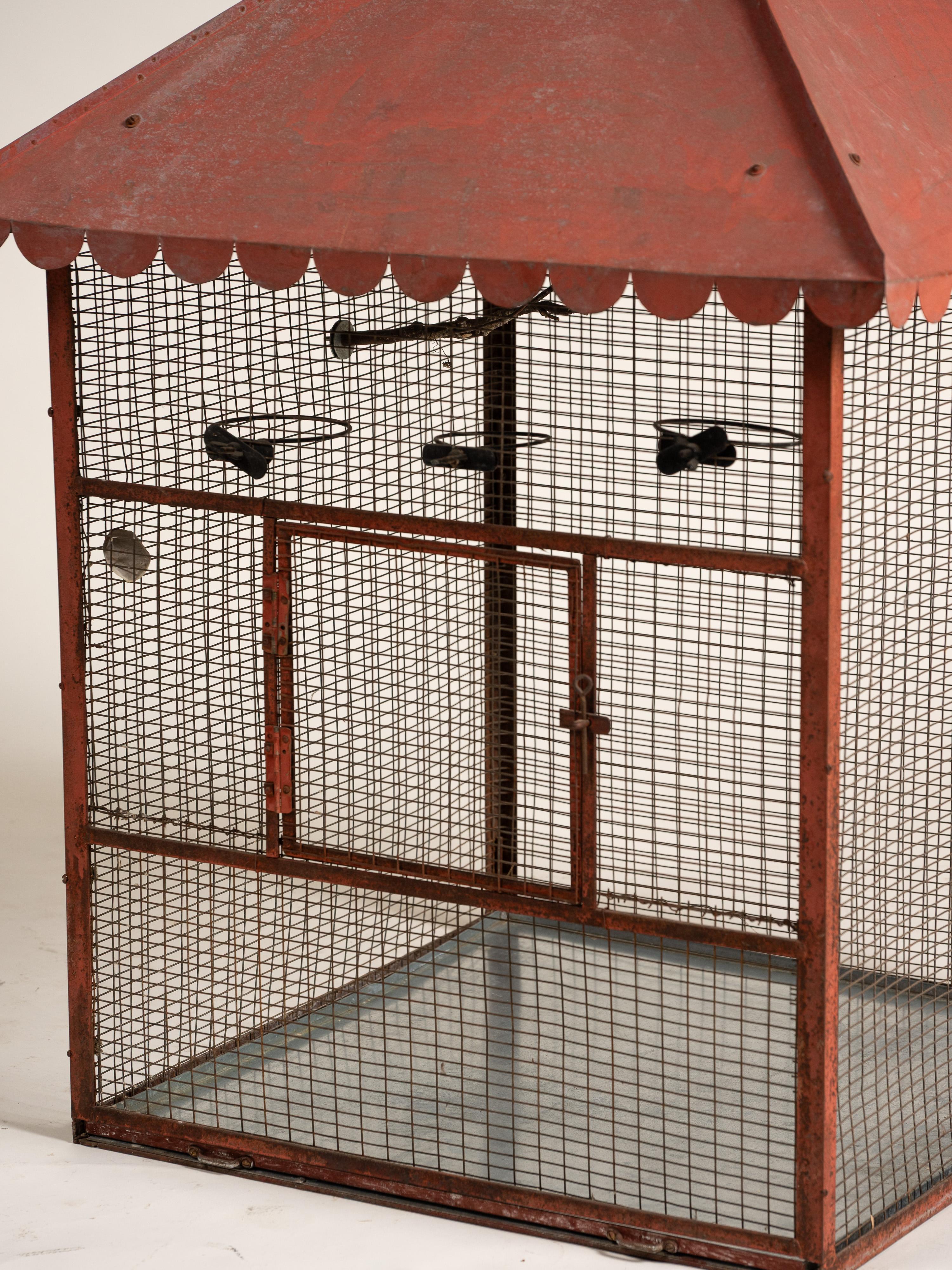 Grande cage à oiseaux ancienne en métal peint, France, début du 20e siècle en vente 1