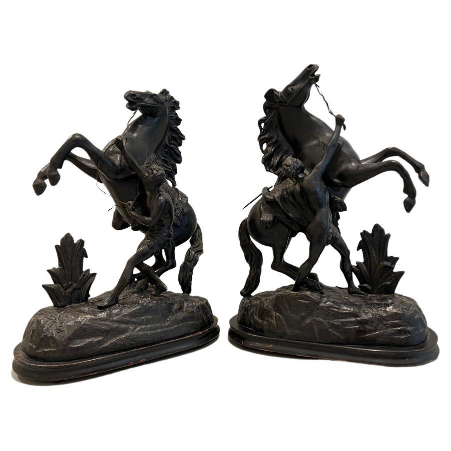 Grande paire ancienne de chevaux marley sculptés du 19ème siècle, d'après Coustou