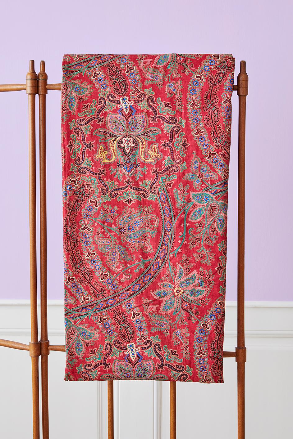 France, 19th Century

Large Paisley Curtain.

H 259 x W 246 cm