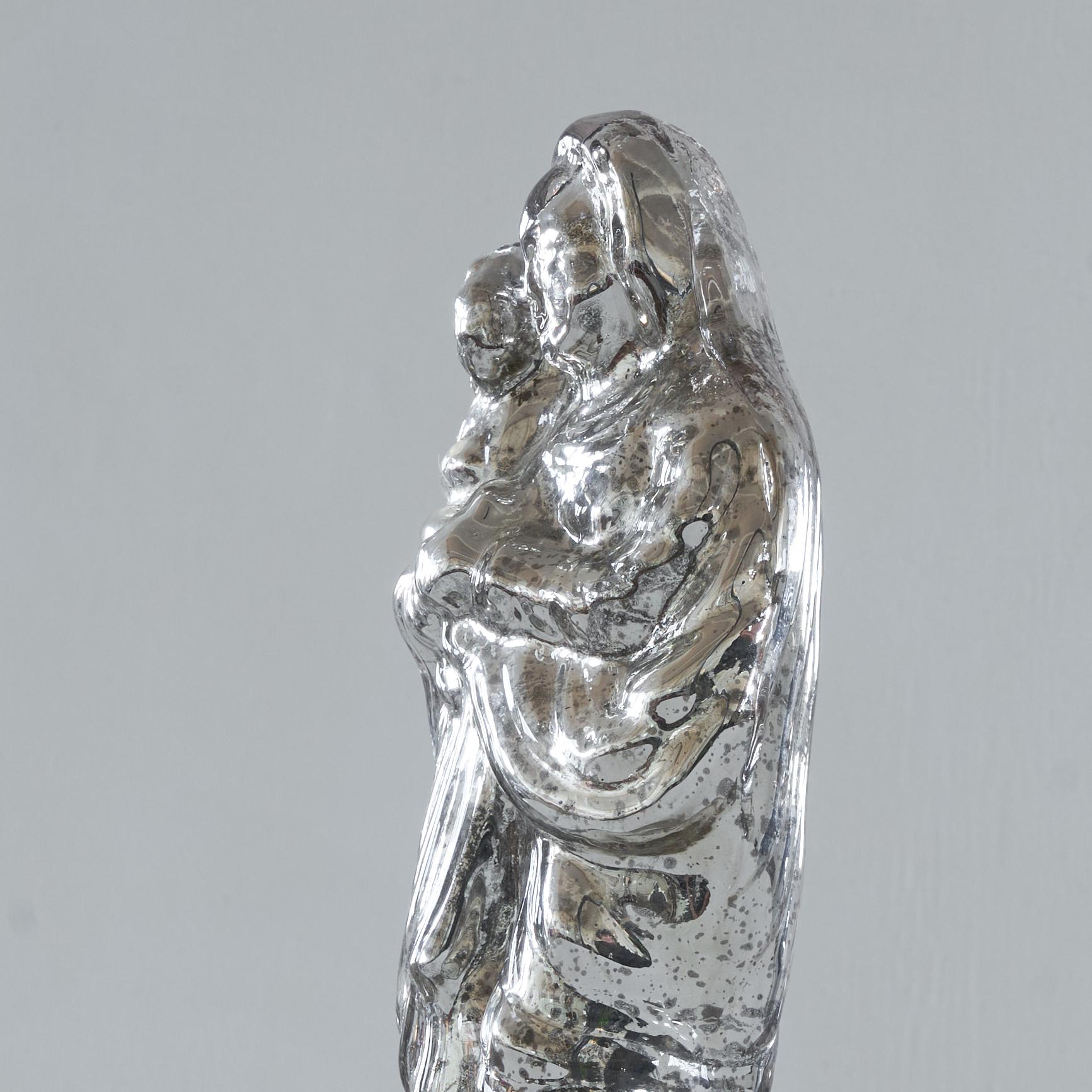 Large Antique Patinated Mercury Glass Madonna with Child In Good Condition For Sale In Tilburg, NL