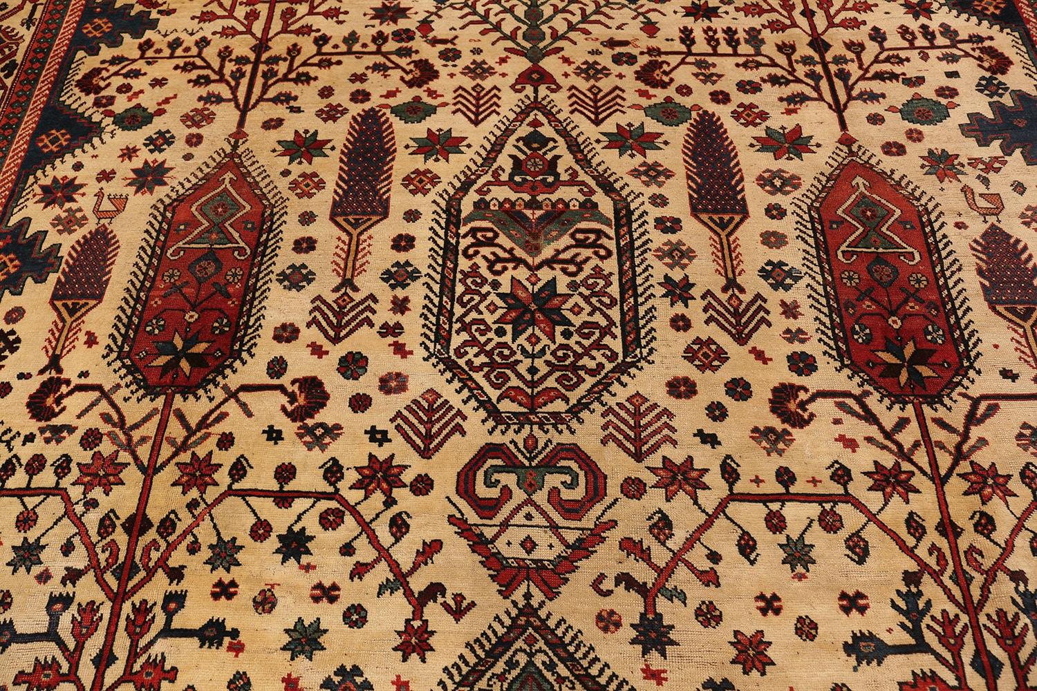 Antiker persischer Bakhtiari-Teppich. 11 ft 6 in x 16 ft 2 in (Wolle) im Angebot