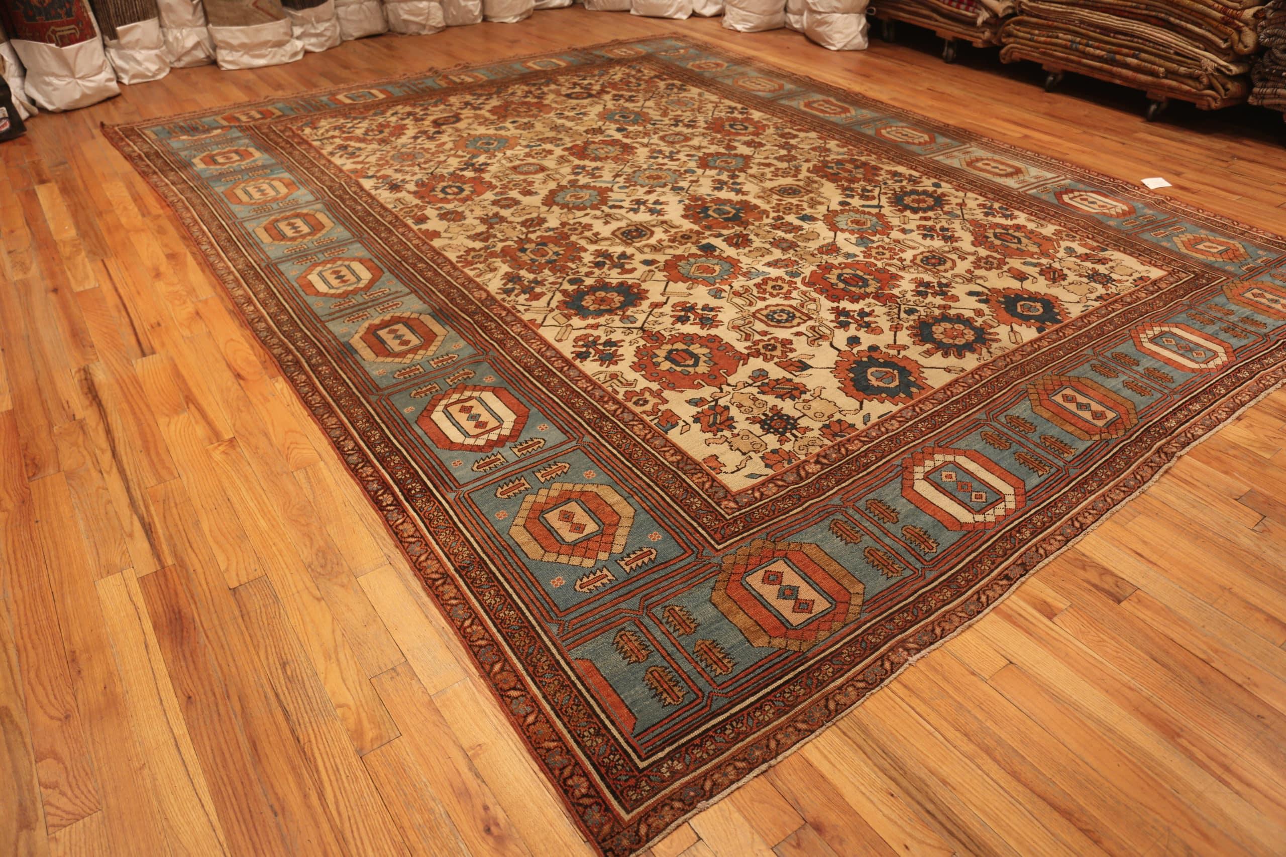 Large Antique Persian Bakshaish Rug, Country of Origin / rug type: Persian rug, Circa date: 1860. Size: 12 ft x 15 ft 3 in (3.66 m x 4.65 m)



