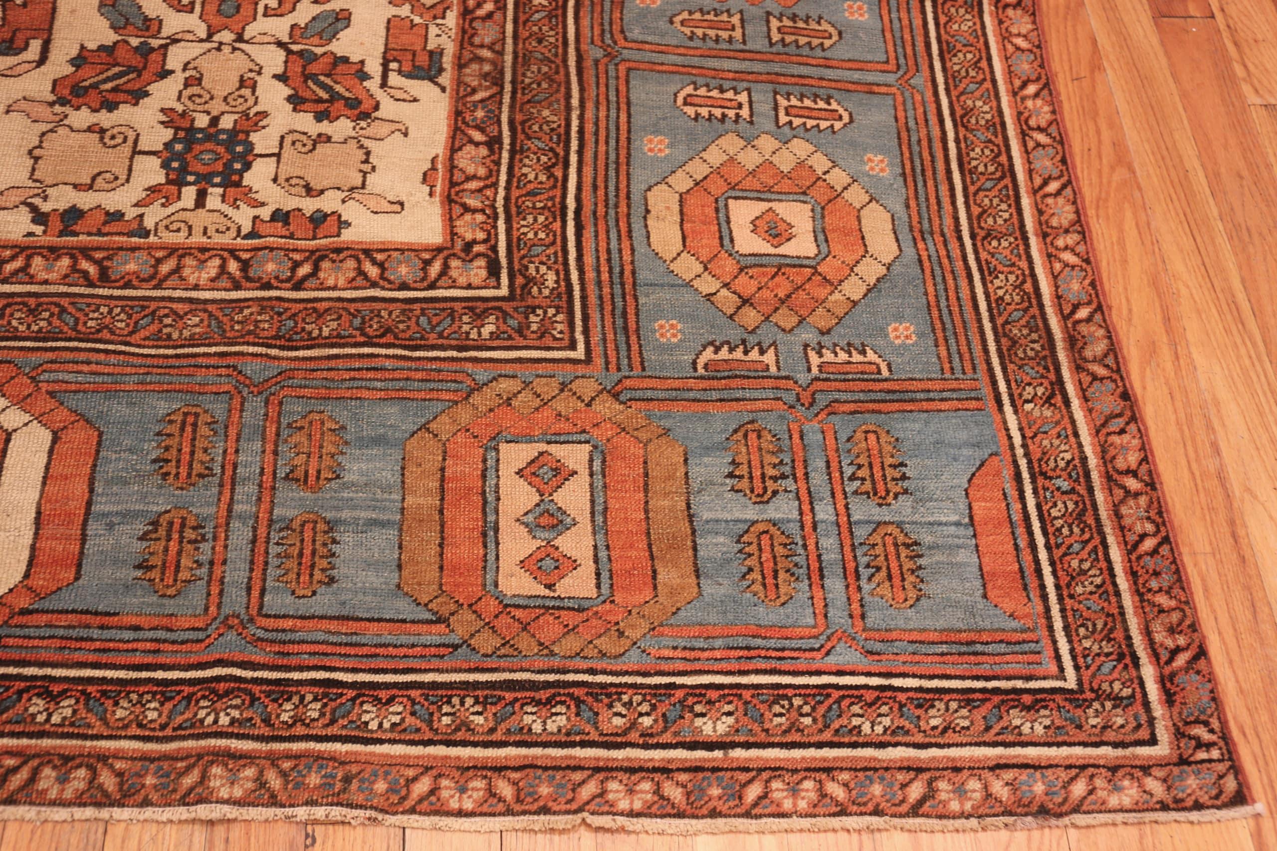 Hand-Knotted Antique Persian Bakshaish Rug. 12 ft x 15 ft 3 in For Sale