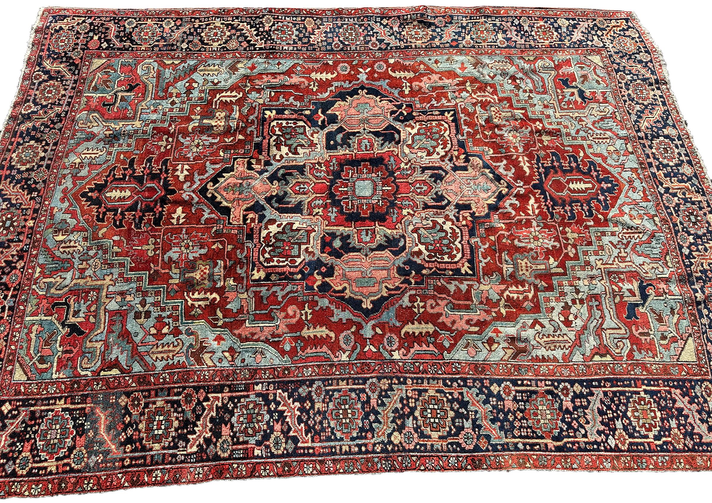 Large Antique Persian Heriz Serapi Rug Geometric Antique Heriz 244cm x 325cm  For Sale 5