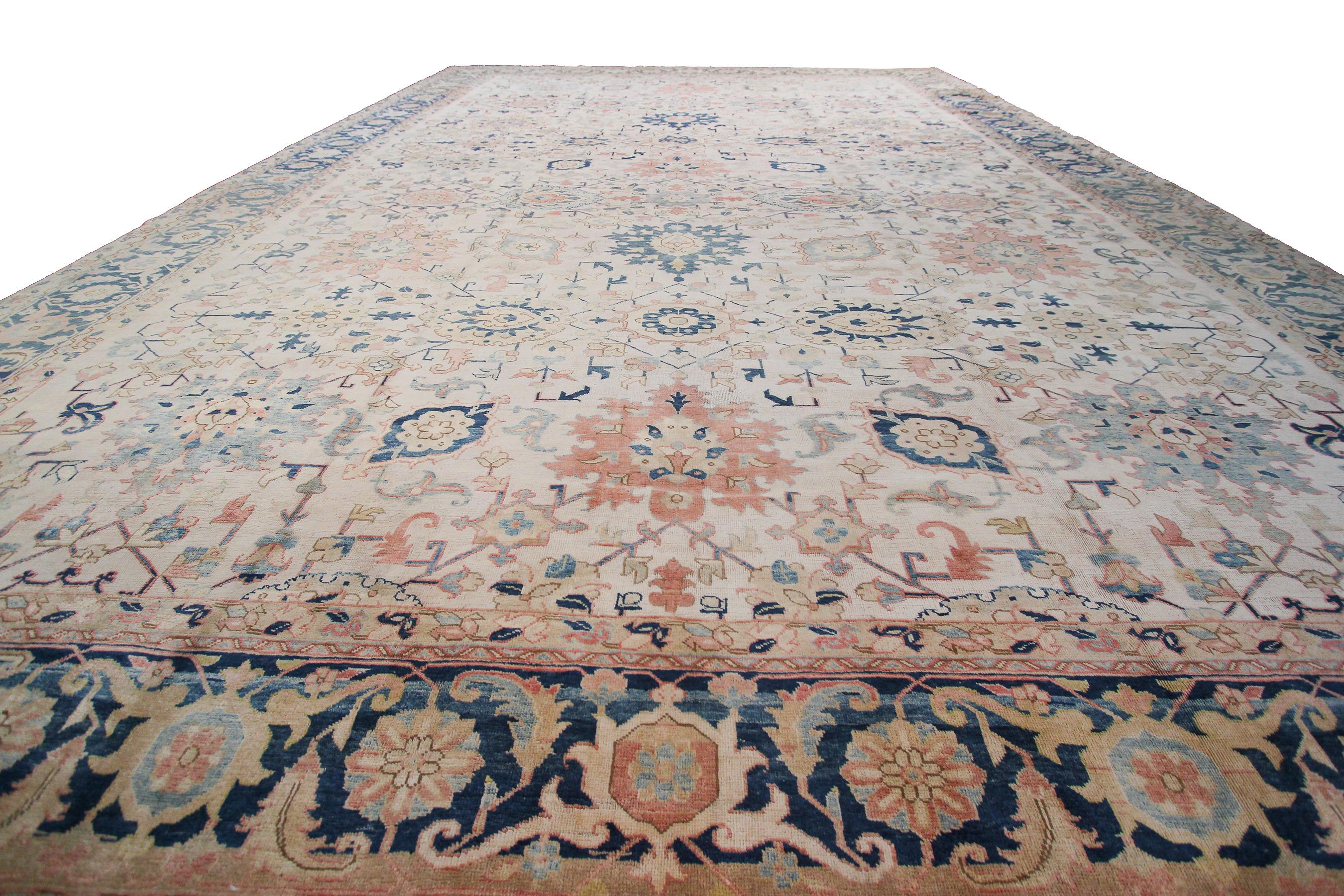 Large antique Persian Heriz Serapi rug ivory geometric 13ft x 19ft 406cm x 570cm


