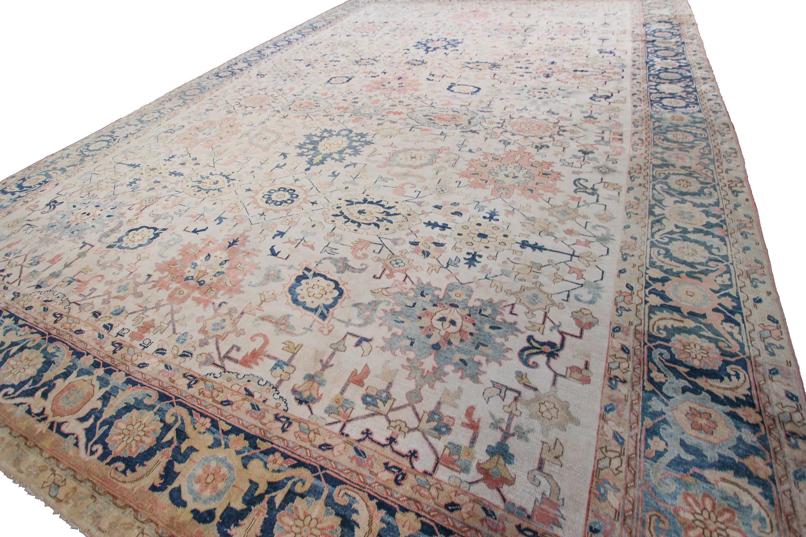 Hand-Knotted Large Antique Persian Heriz Serapi Rug Ivory Geometric For Sale