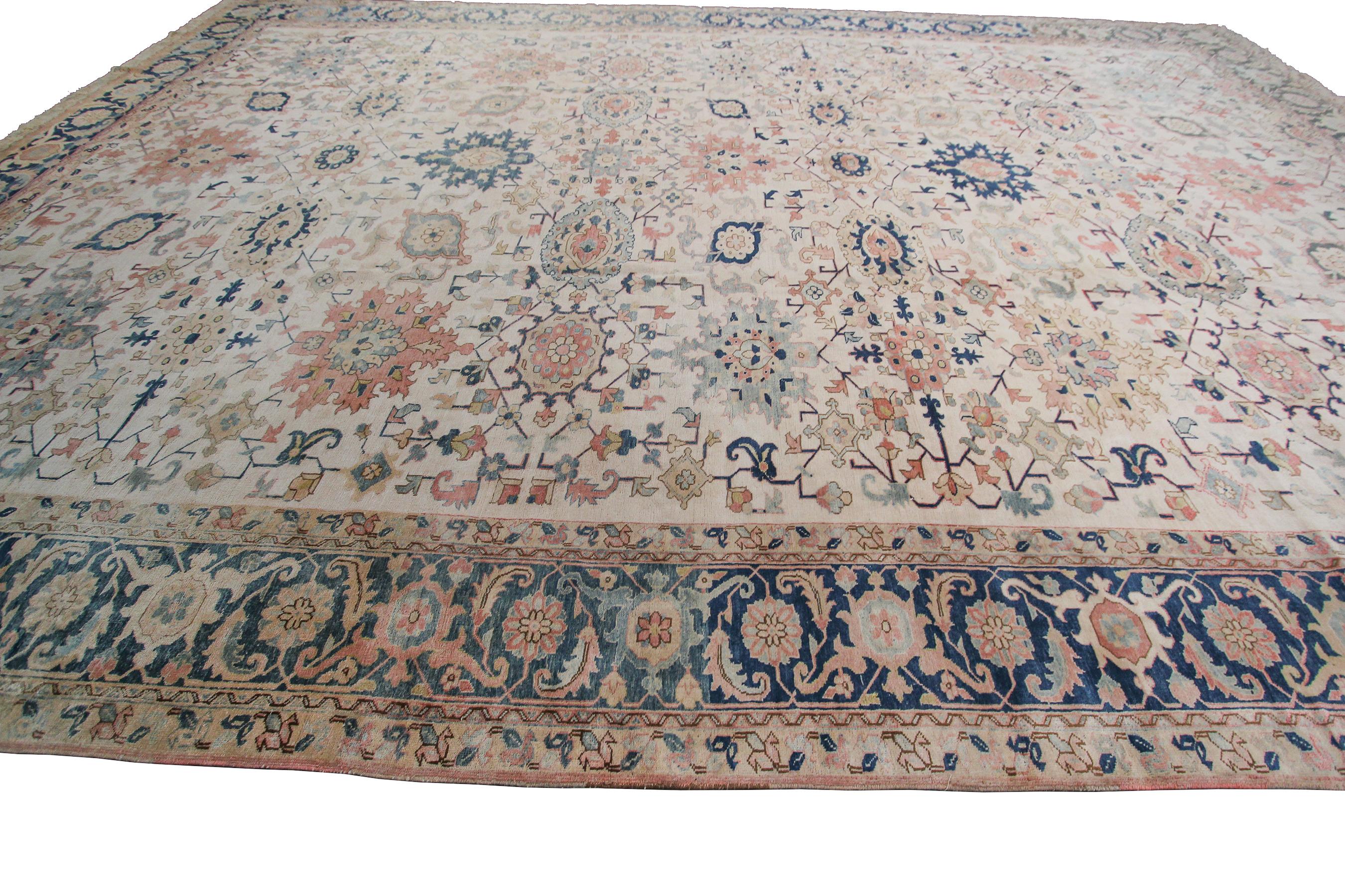 Large Antique Persian Heriz Serapi Rug Ivory Geometric In Good Condition For Sale In New York, NY