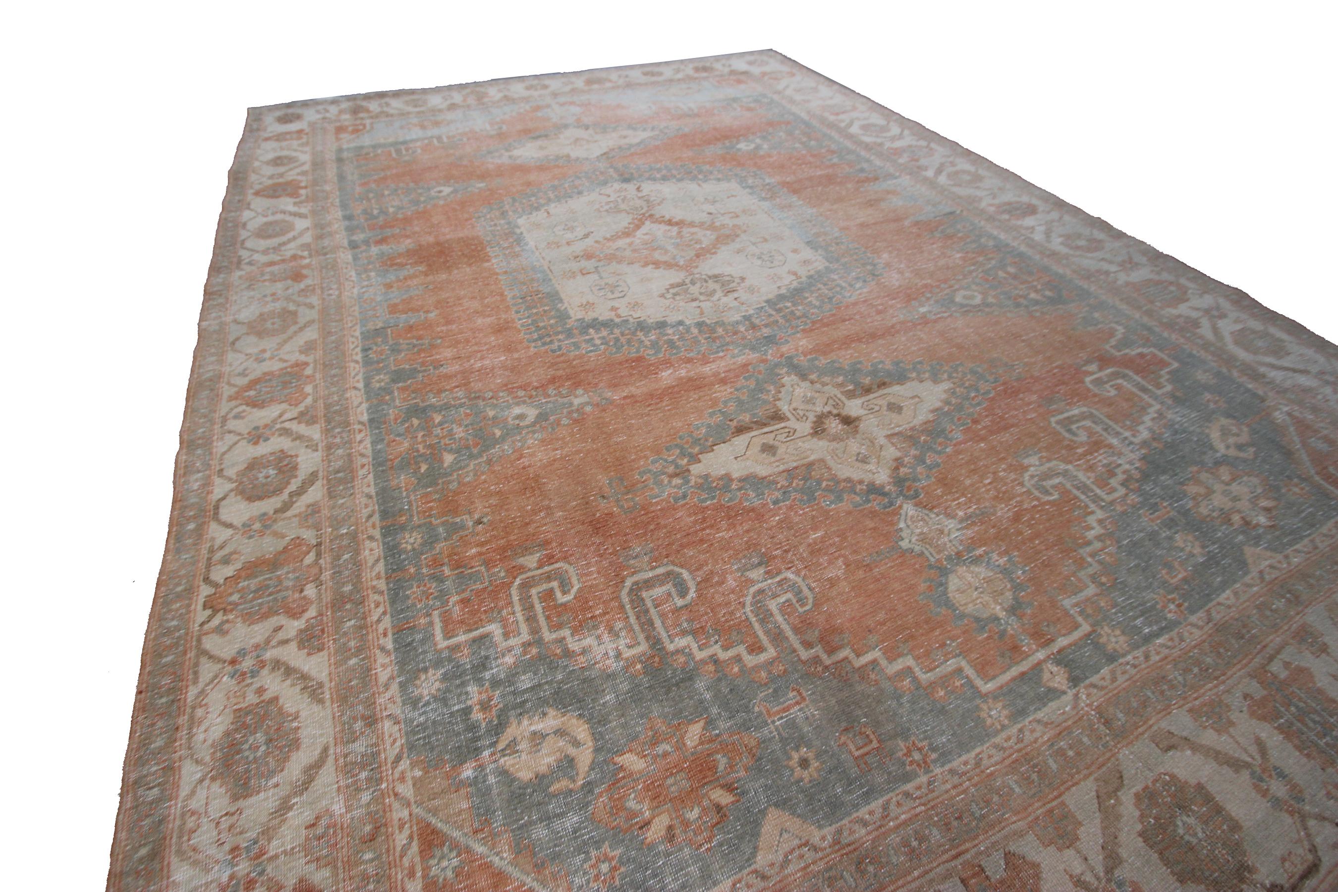 Rare antique Heriz Serapi Neutral rug geometric 9x12 rug 

9' x 12'5