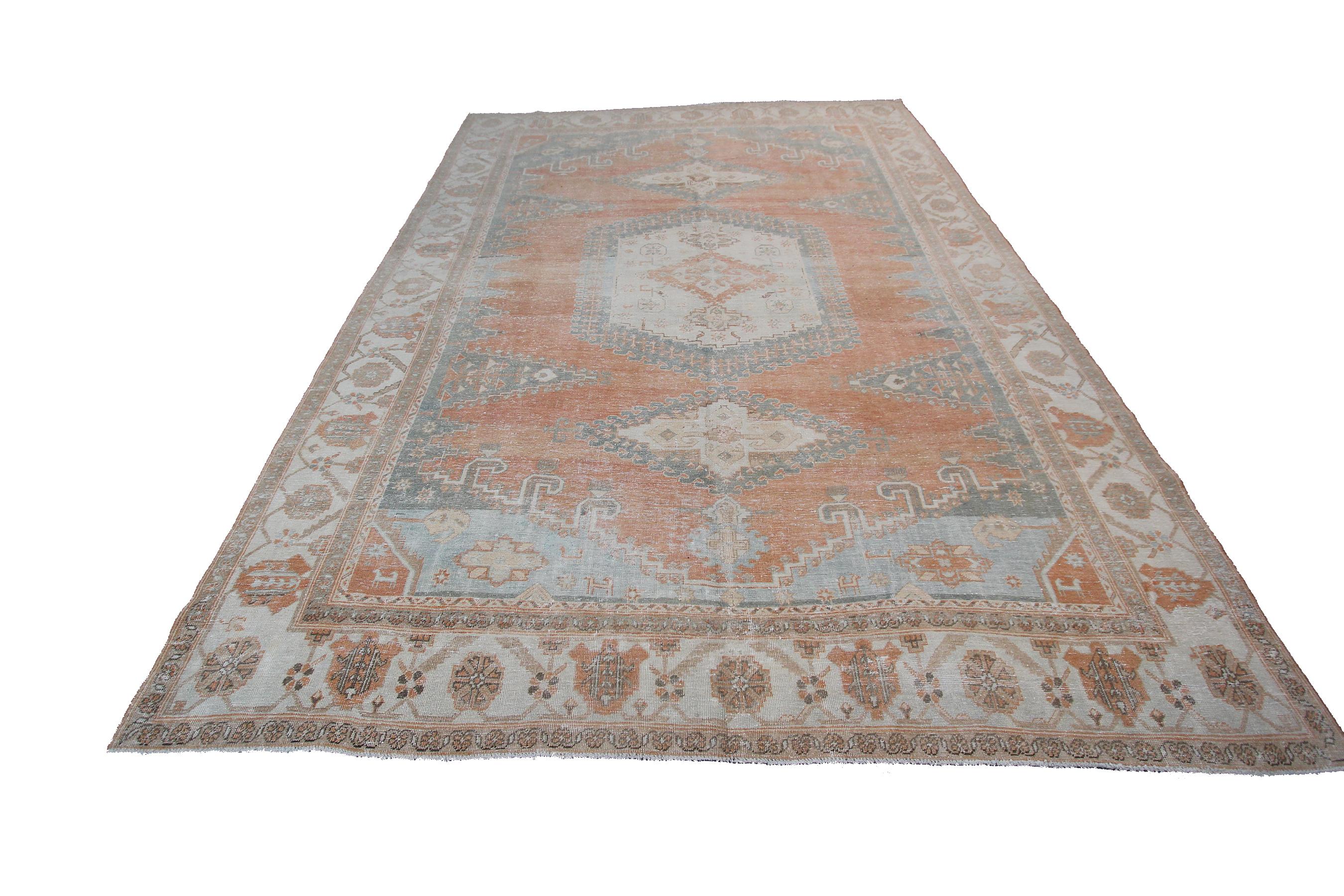 Hand-Knotted Large Antique Persian Heriz Serapi Rug Neutral Geometric Antique Heriz For Sale