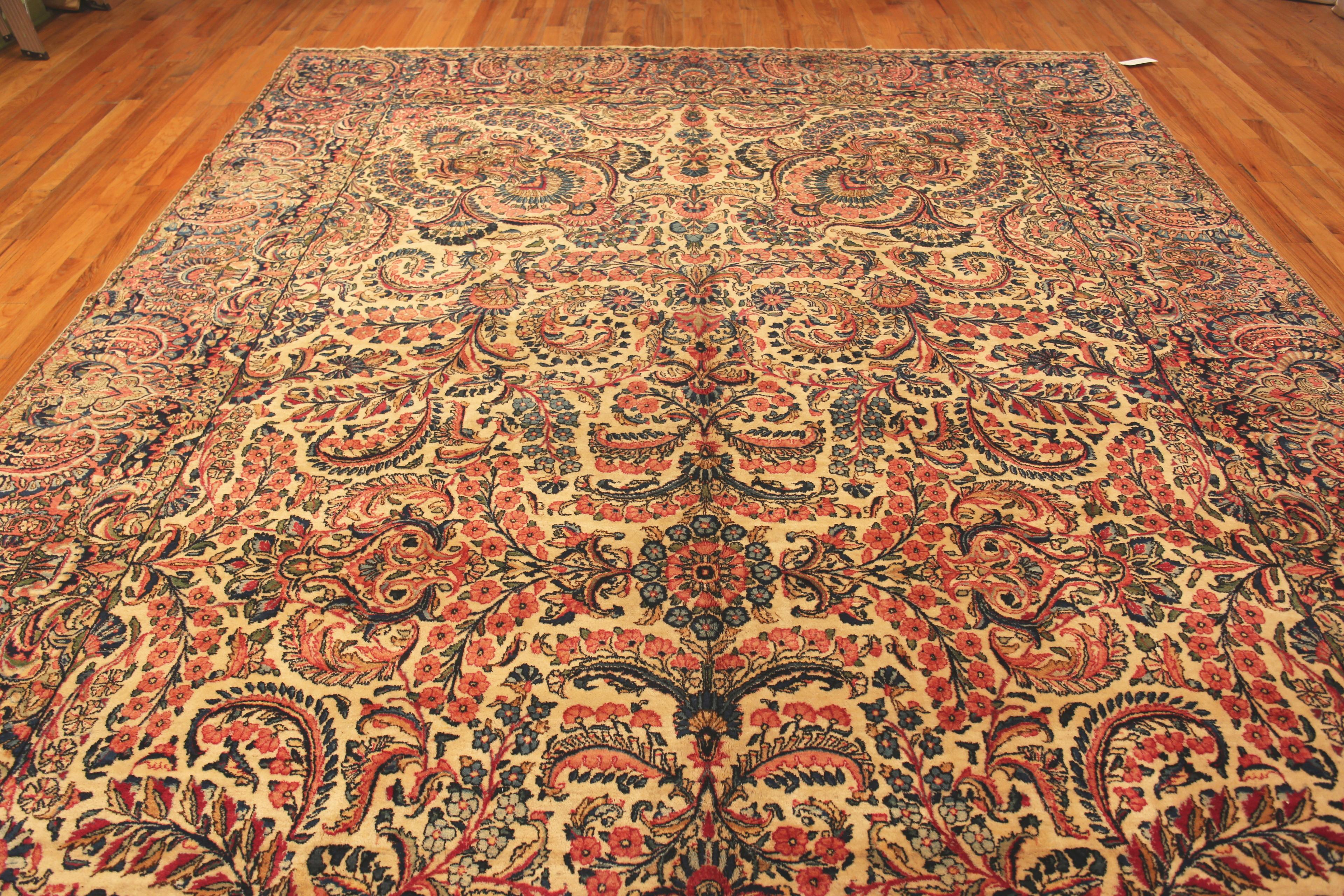 20th Century Antique Persian Kerman Floral Rug. 10 ft 9 in x 17 ft 6 in For Sale