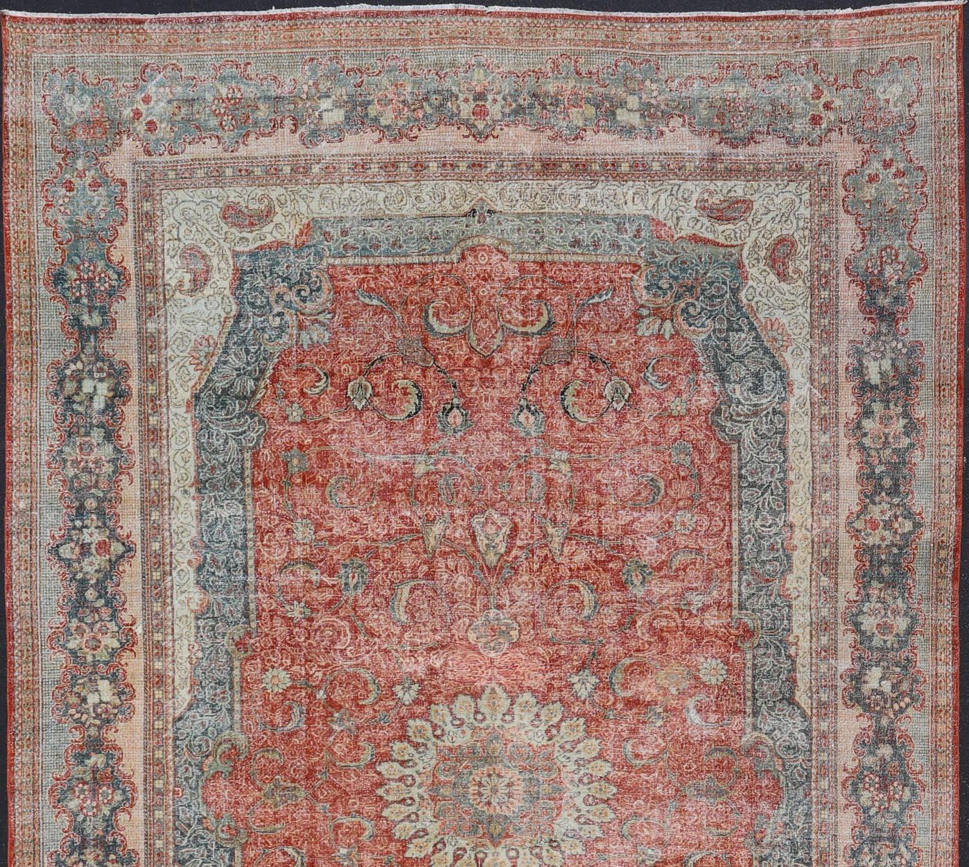 Large Antique Persian Mahal Rug with Central Medallion and Regal Design For Sale 1