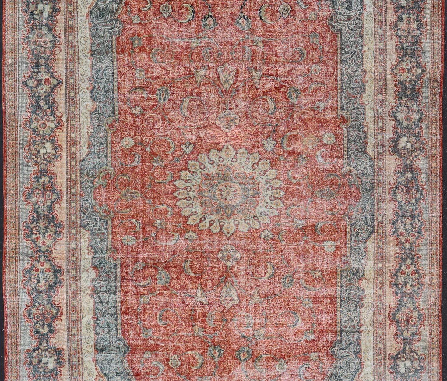 Large Antique Persian Mahal Rug with Central Medallion and Regal Design For Sale 2