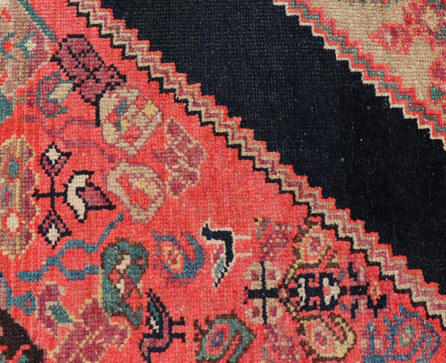 Großer antiker persischer Malayer-Galerie-Läufer mit geometrischem Medaillon im Angebot 8