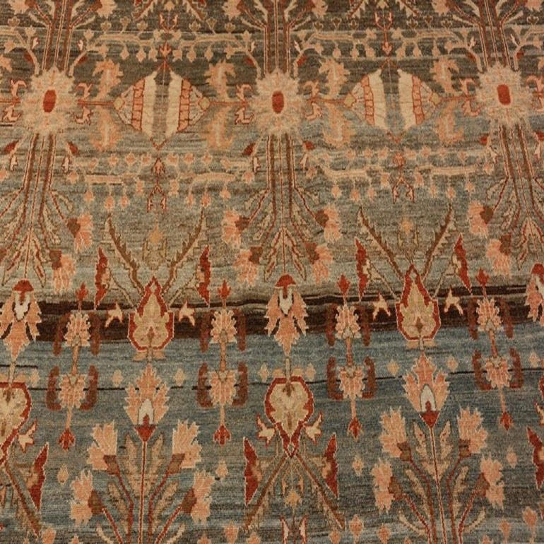 Antique Persian Malayer Rug. Size: 11 ft 6 in x 20 ft 2 in In Good Condition For Sale In New York, NY