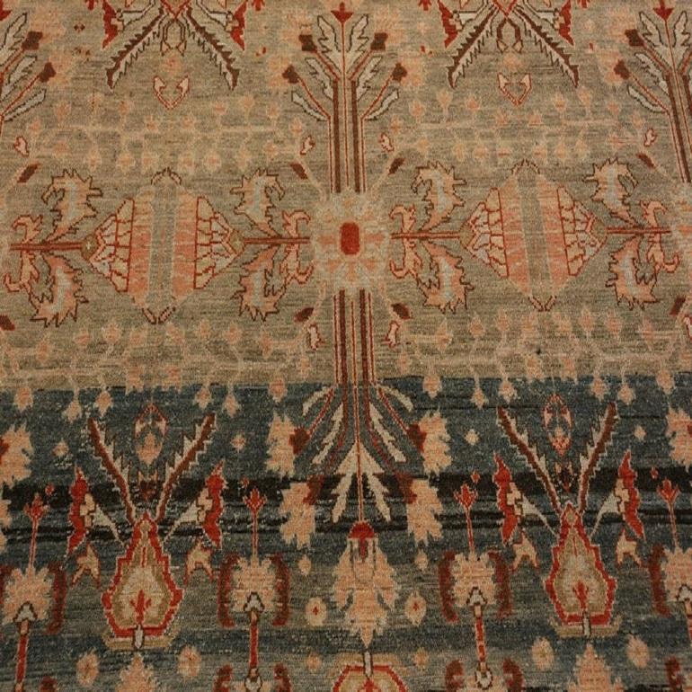 20th Century Antique Persian Malayer Rug. Size: 11 ft 6 in x 20 ft 2 in For Sale
