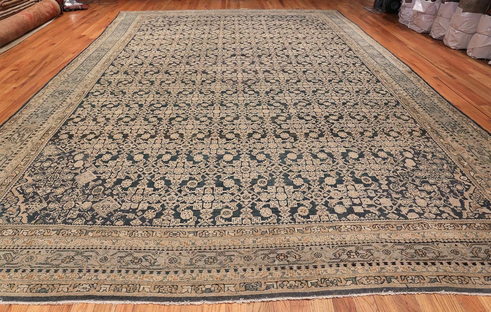Tappeto antico persiano Malayer. Dimensioni: 11 ft 7 in x 17 ft (3,53 m x 5,18 m) in vendita 5