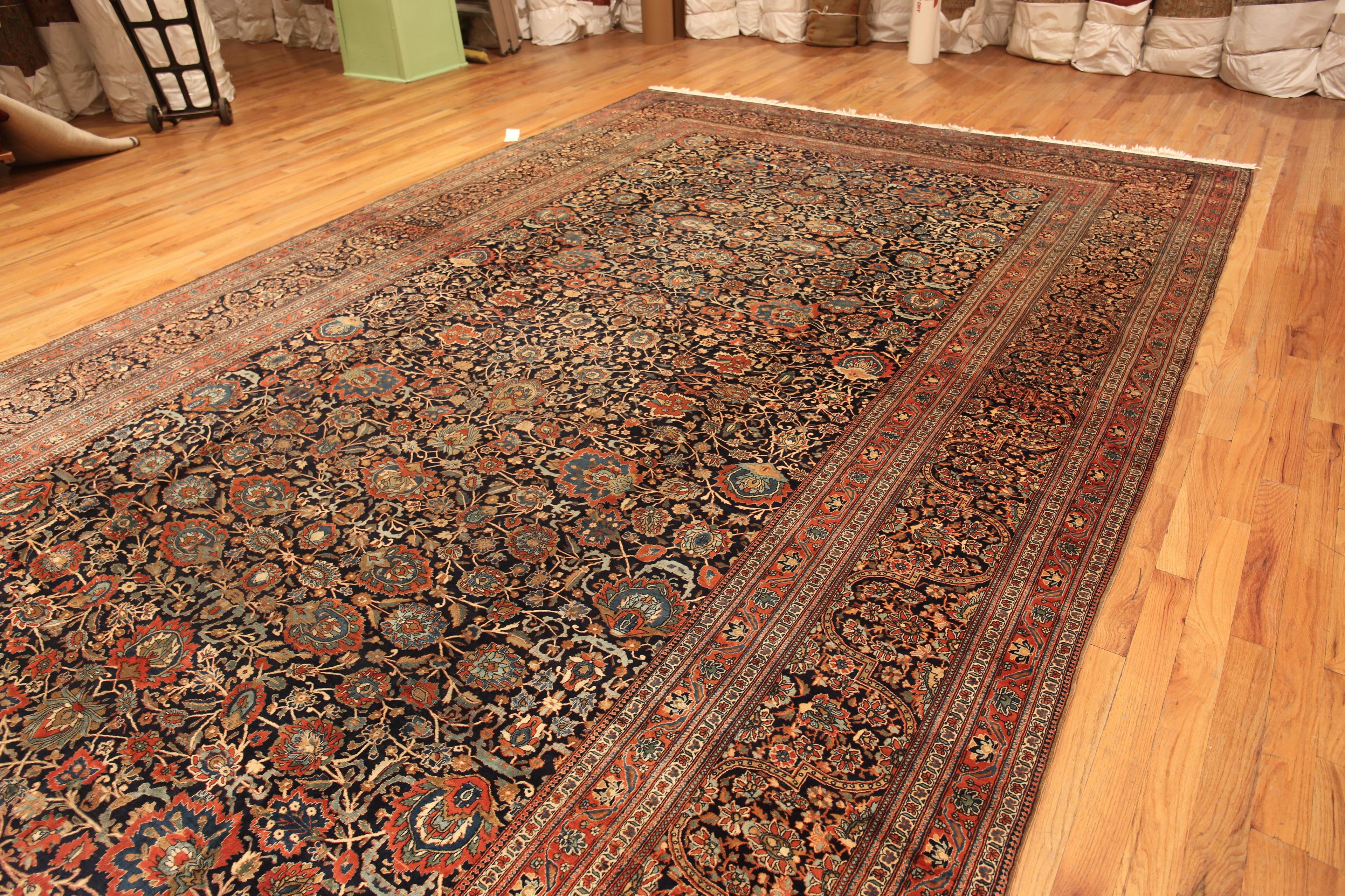 Großer antiker persischer Mohtasham Kashan-Teppich, Herkunftsland: Persien, CIRCA Datum: 1880. Größe: 11 ft x 18 ft 9 in (3,35 m x 5,71 m)

