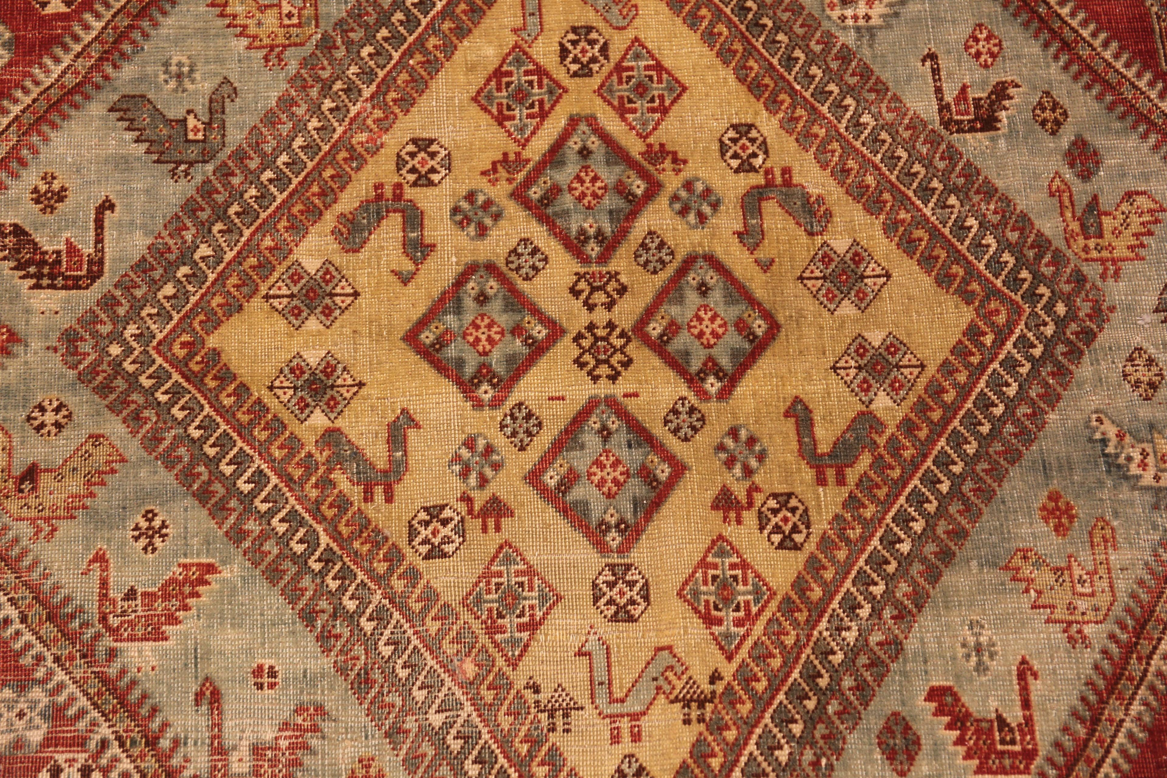 Antique Persian Qashqai Rug. 9 ft 7 in x 16 ft 2 in  In Good Condition For Sale In New York, NY
