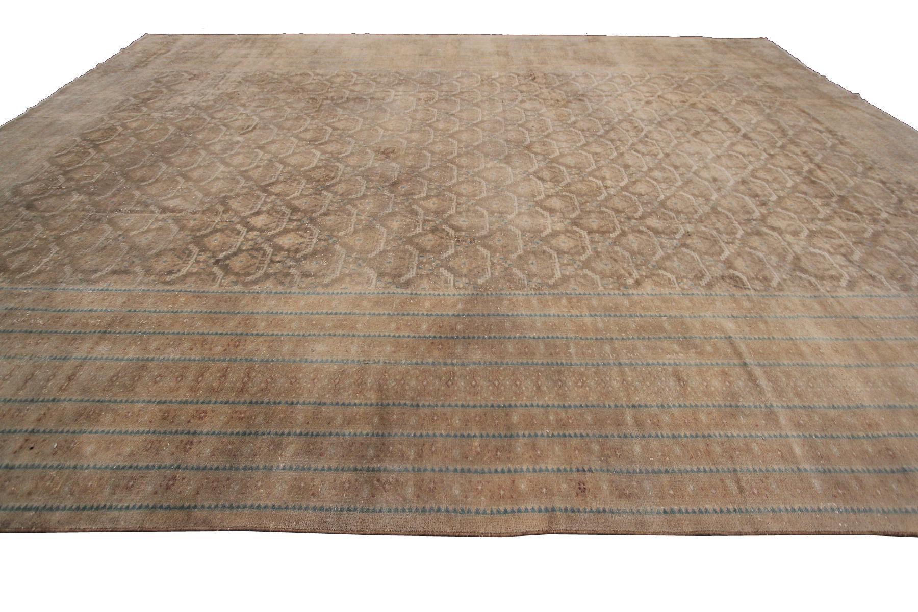 Großer großer antiker persischer Malayer-Teppich, antiker persischer Malayer-Teppich, beige auf beige im Angebot 1