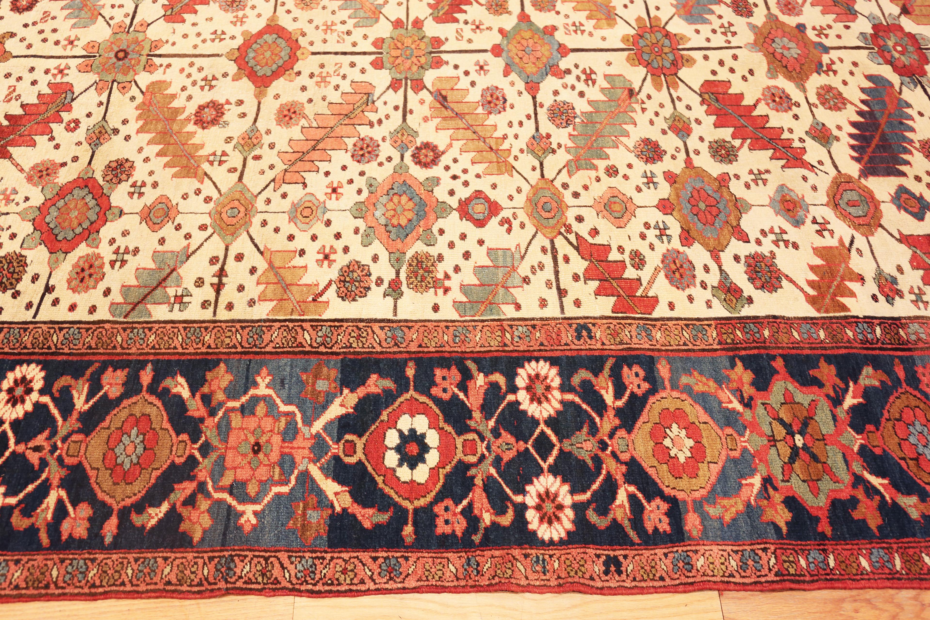 Grande tappeto antico persiano Serapi. 11 ft 4 in x 19 ft 3 in In condizioni buone in vendita a New York, NY