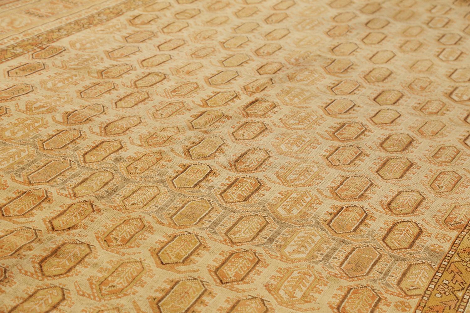 Autre Grand tapis persan antique Shiraz avec des détails géométriques marron & orange sur toute la surface en vente