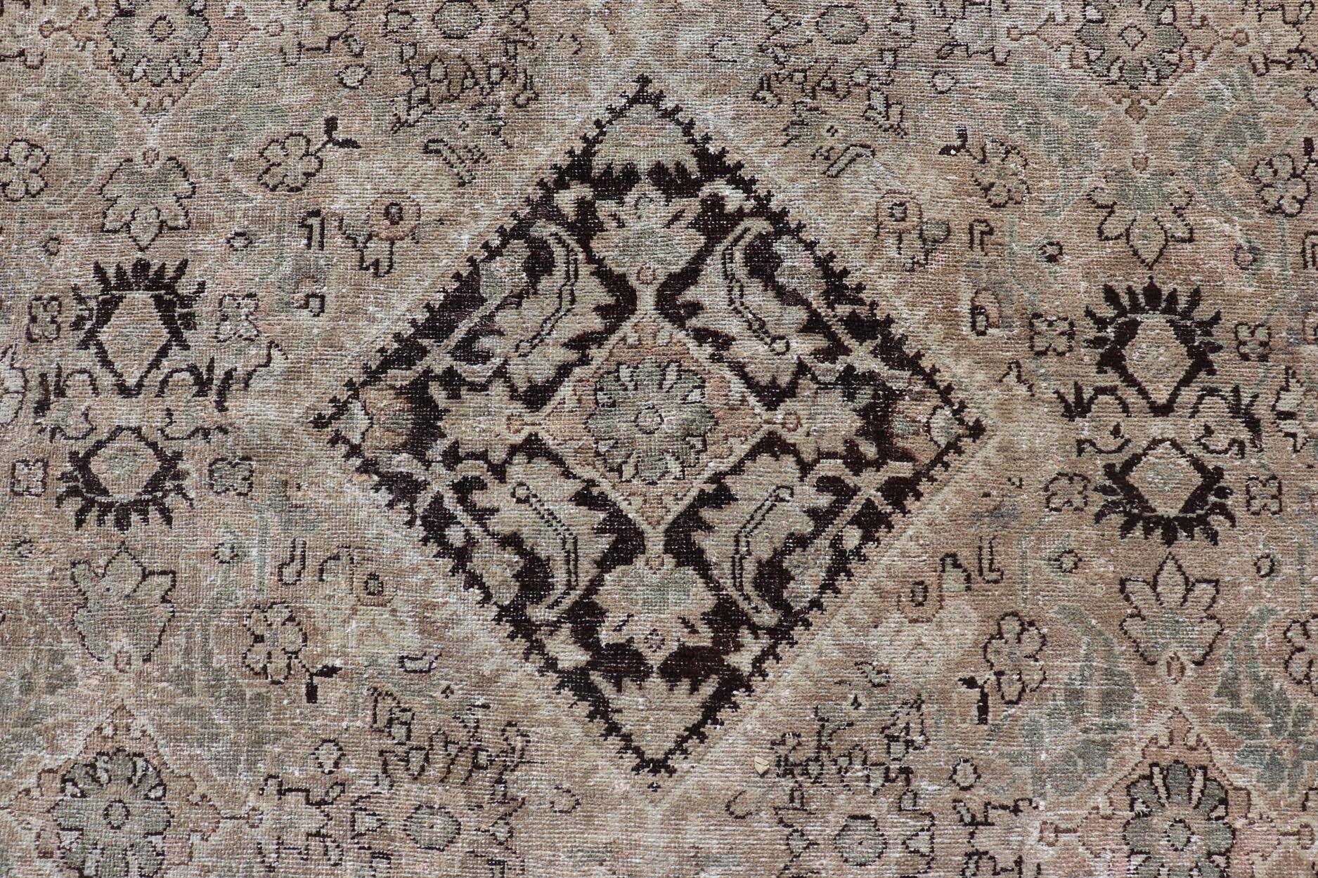 Large Antique Persian Sultanabad-Mahal Rug with Sub-Geometric Diamond Design For Sale 2