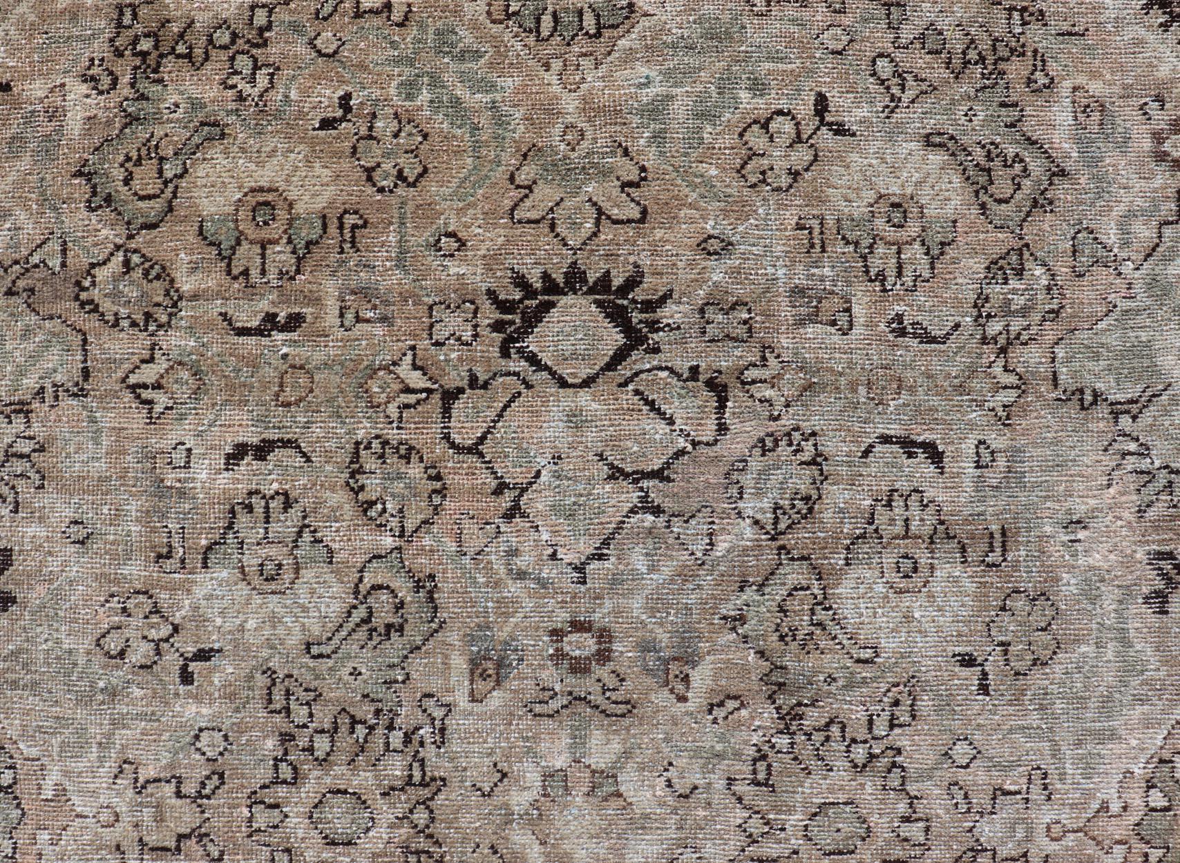 Large Antique Persian Sultanabad-Mahal Rug with Sub-Geometric Diamond Design For Sale 3