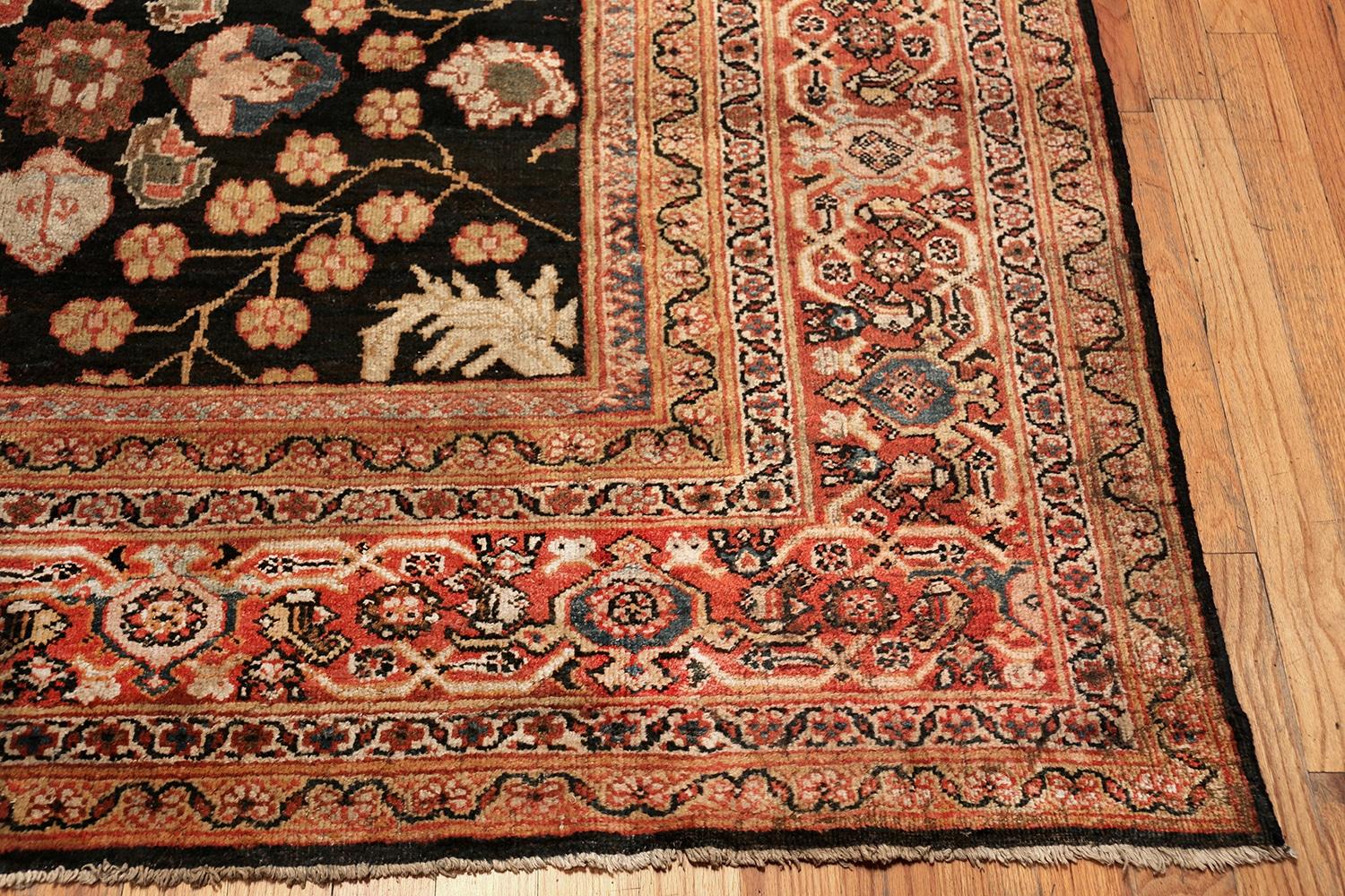 Antique Persian Sultanabad Rug. 12 ft x 19 ft 2 in  In Good Condition For Sale In New York, NY