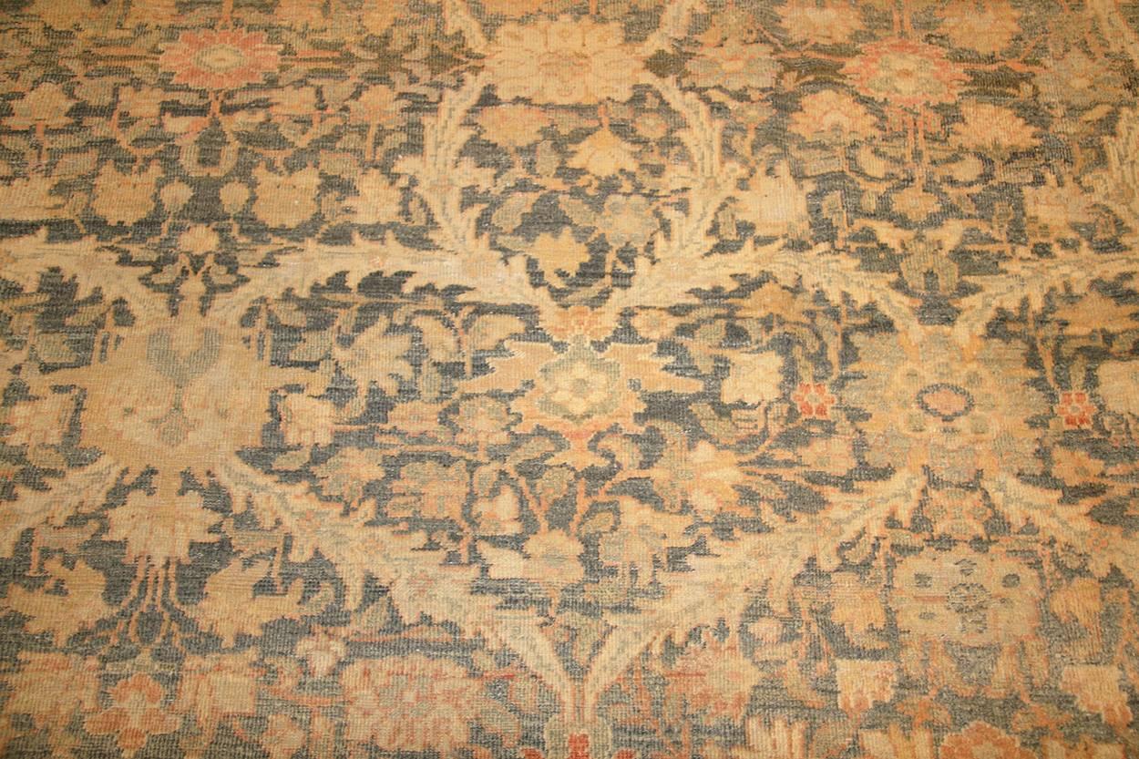 Antique Persian Sultanabad. Size: 13 ft x 25 ft  In Excellent Condition For Sale In New York, NY