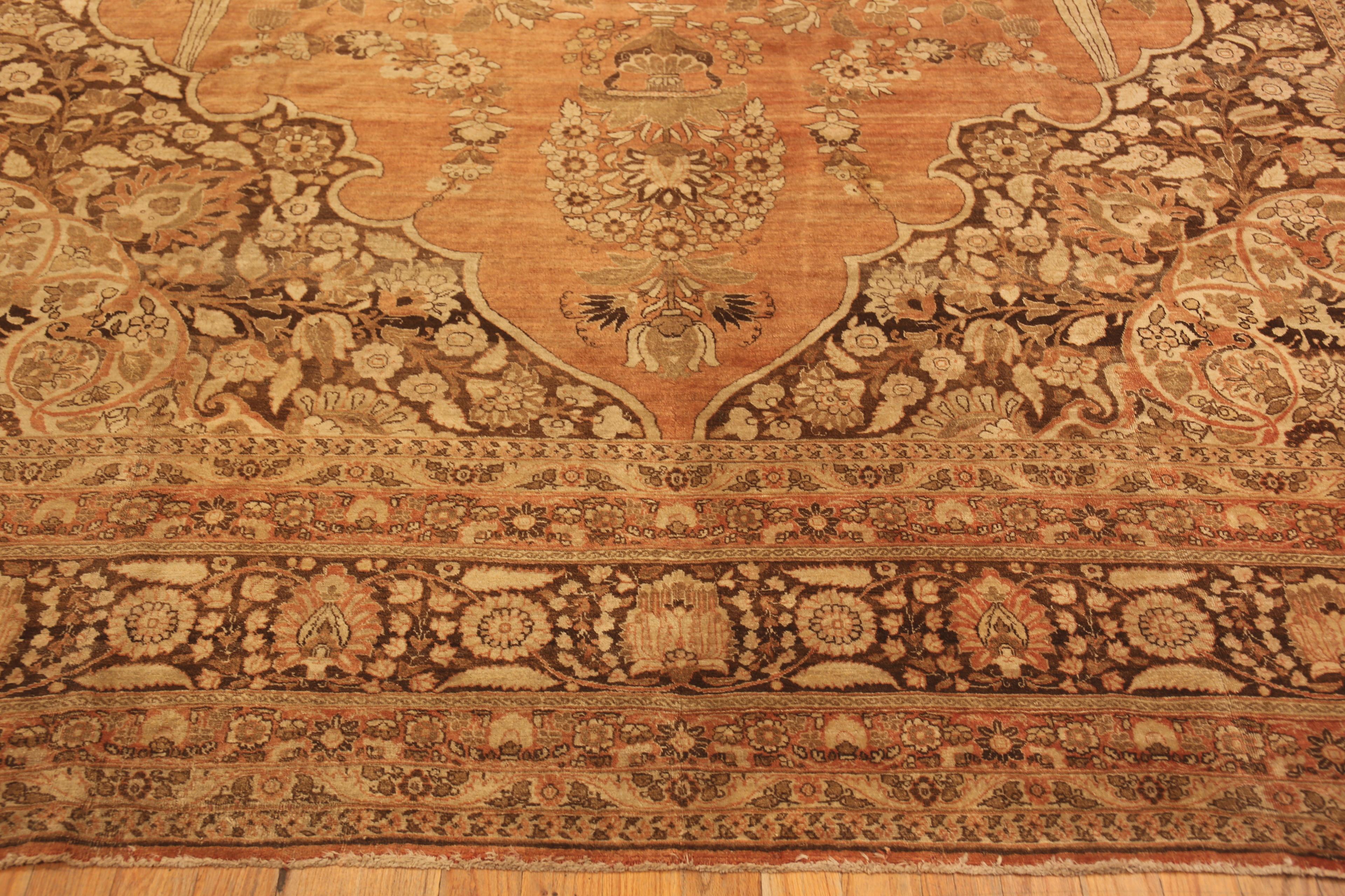 Antique Persian Tabriz Area Rug. 12 ft 6 in x 18 ft 3 in In Good Condition For Sale In New York, NY