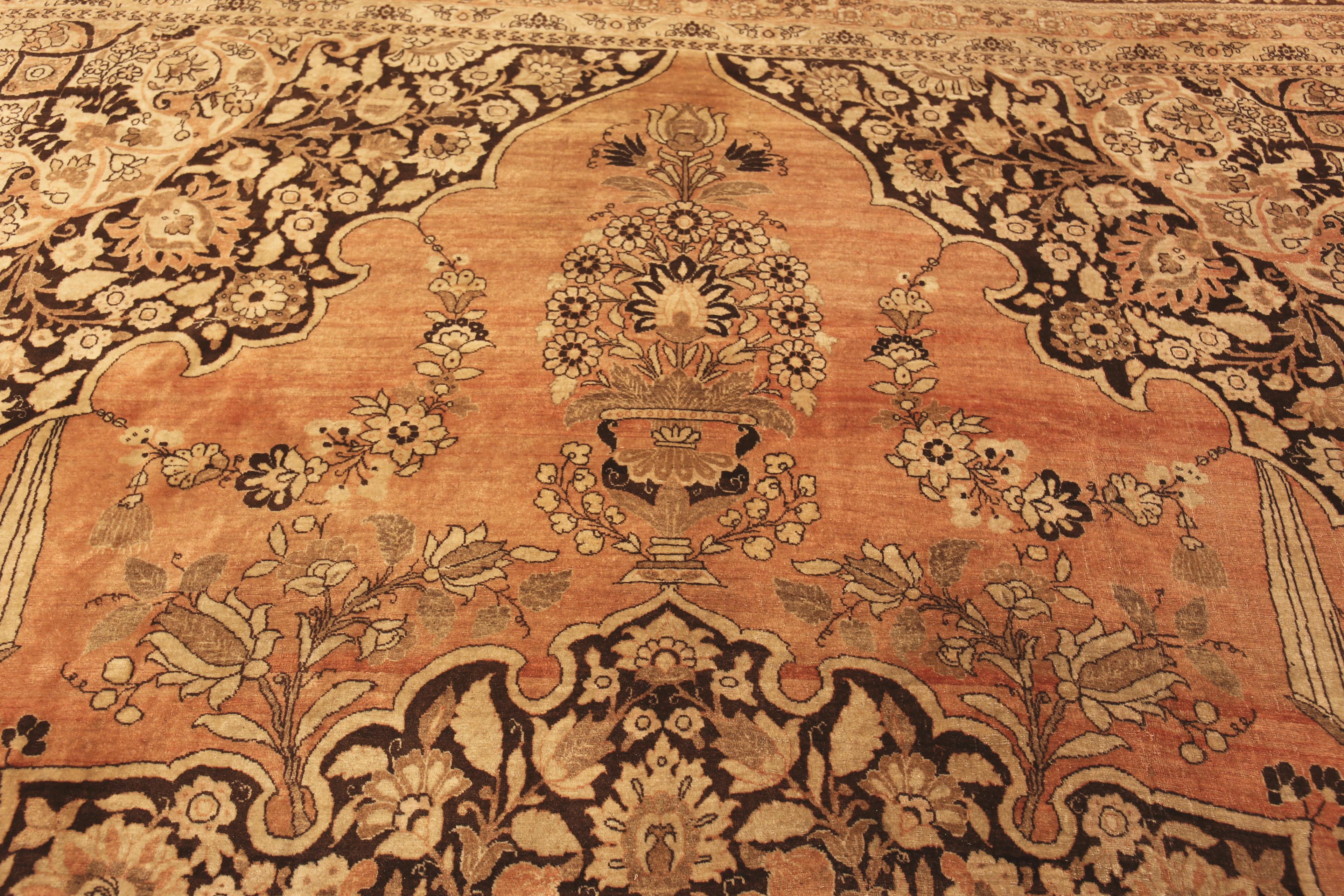 Antiker persischer Täbris-Teppich. 12 ft 6 in x 18 ft 3 in (Wolle) im Angebot