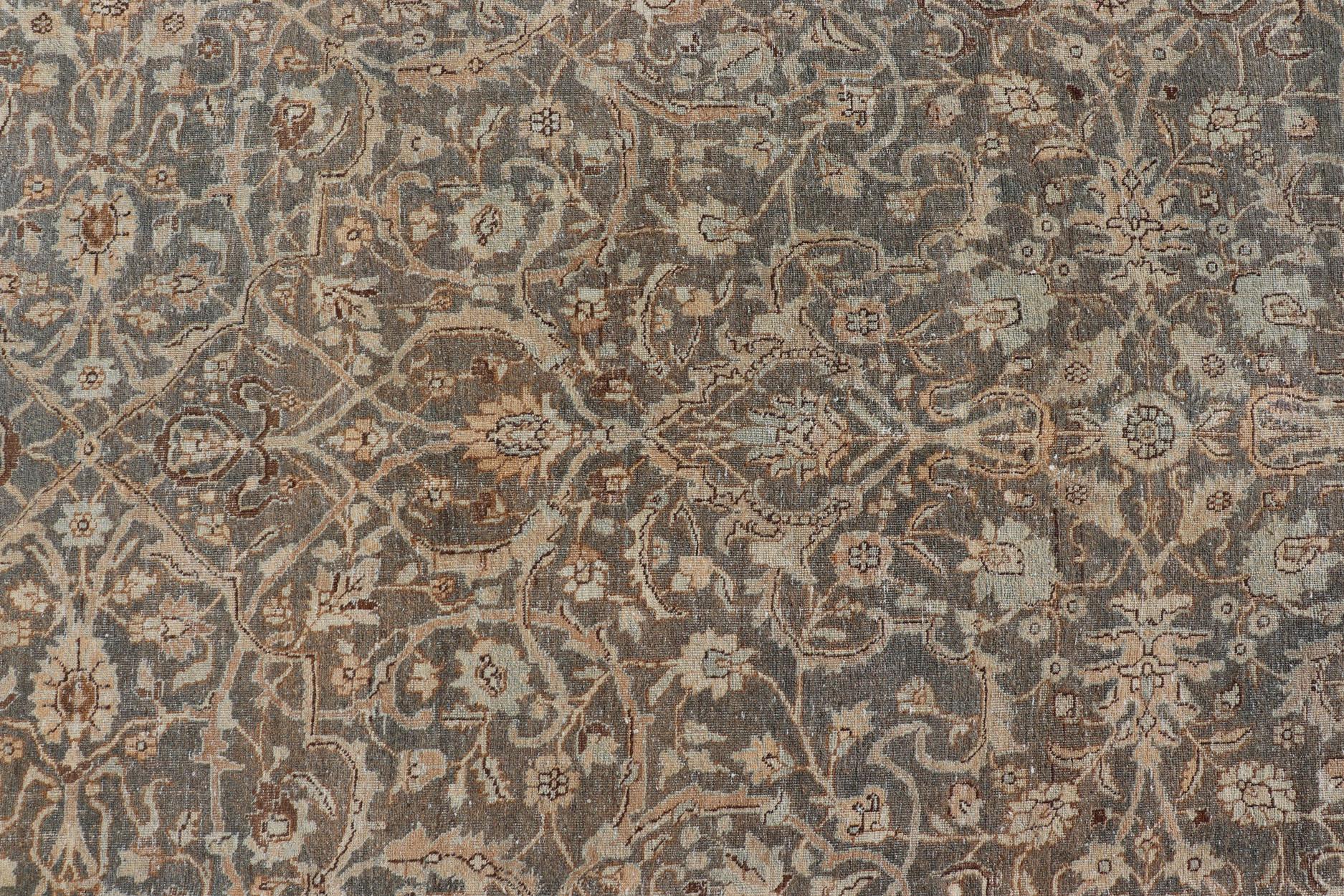 Großer antiker persischer Tabriz-Teppich, fein gewebt  Übergroßes geometrisches Design im Angebot 5