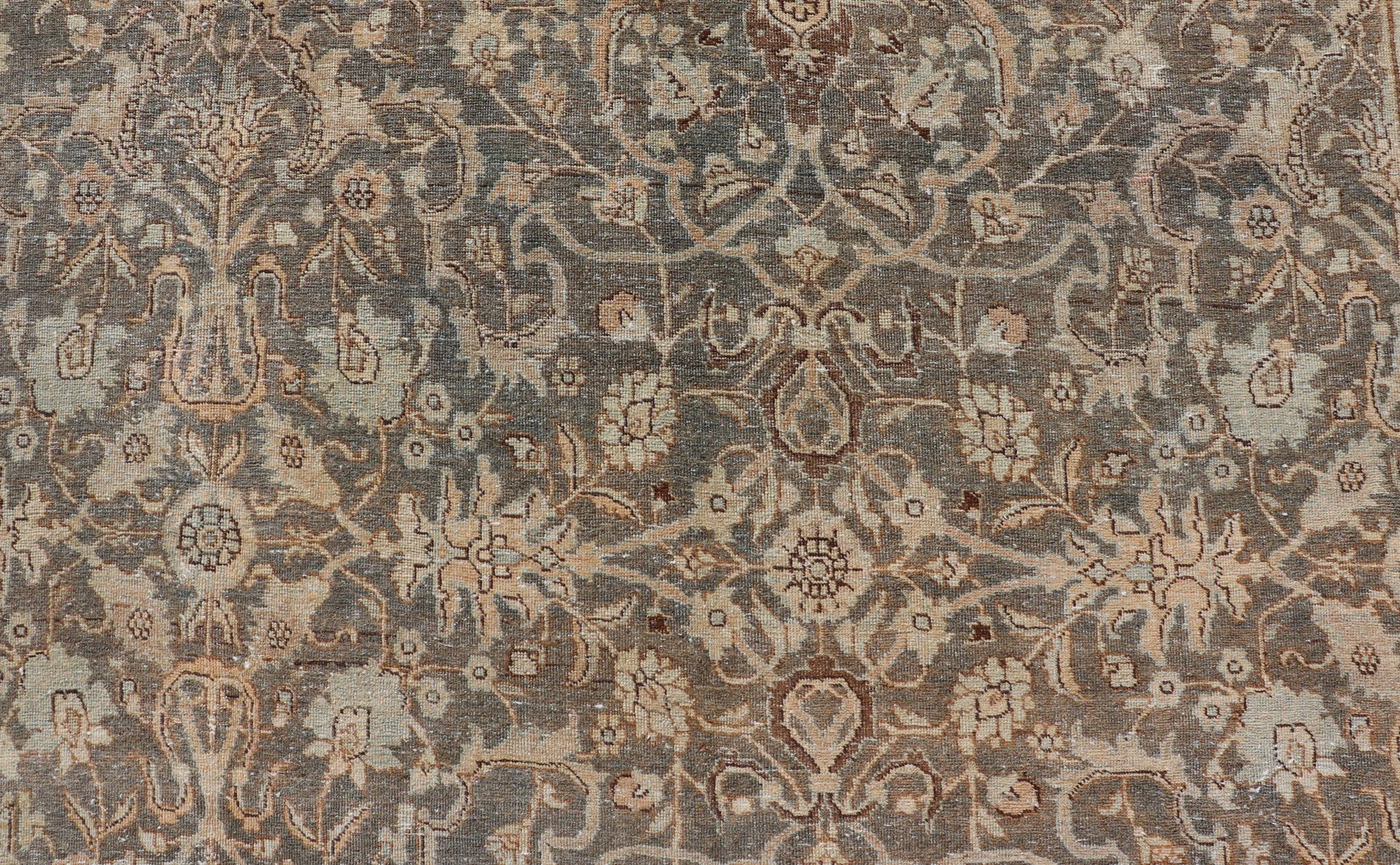 Großer antiker persischer Tabriz-Teppich, fein gewebt  Übergroßes geometrisches Design im Angebot 9