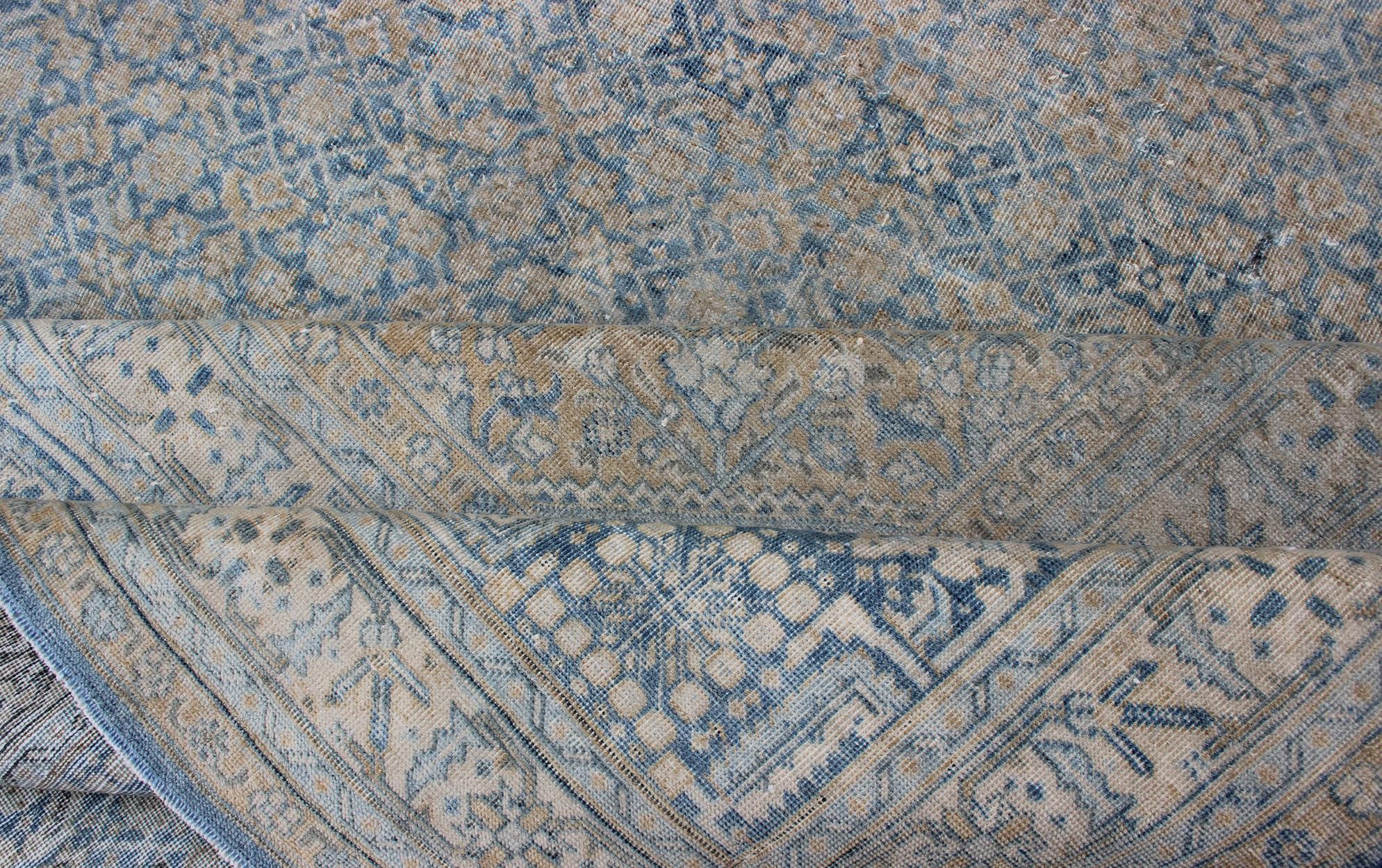 Grand tapis persan ancien de Tabriz en Herati dans tous les tons de bleu et de brun clair en vente 8
