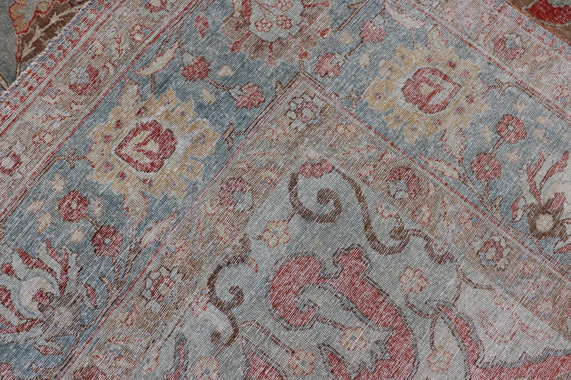Großer antiker persischer Täbris-Teppich aus Wolle mit großem Blumenmedaillon-Design  im Angebot 8