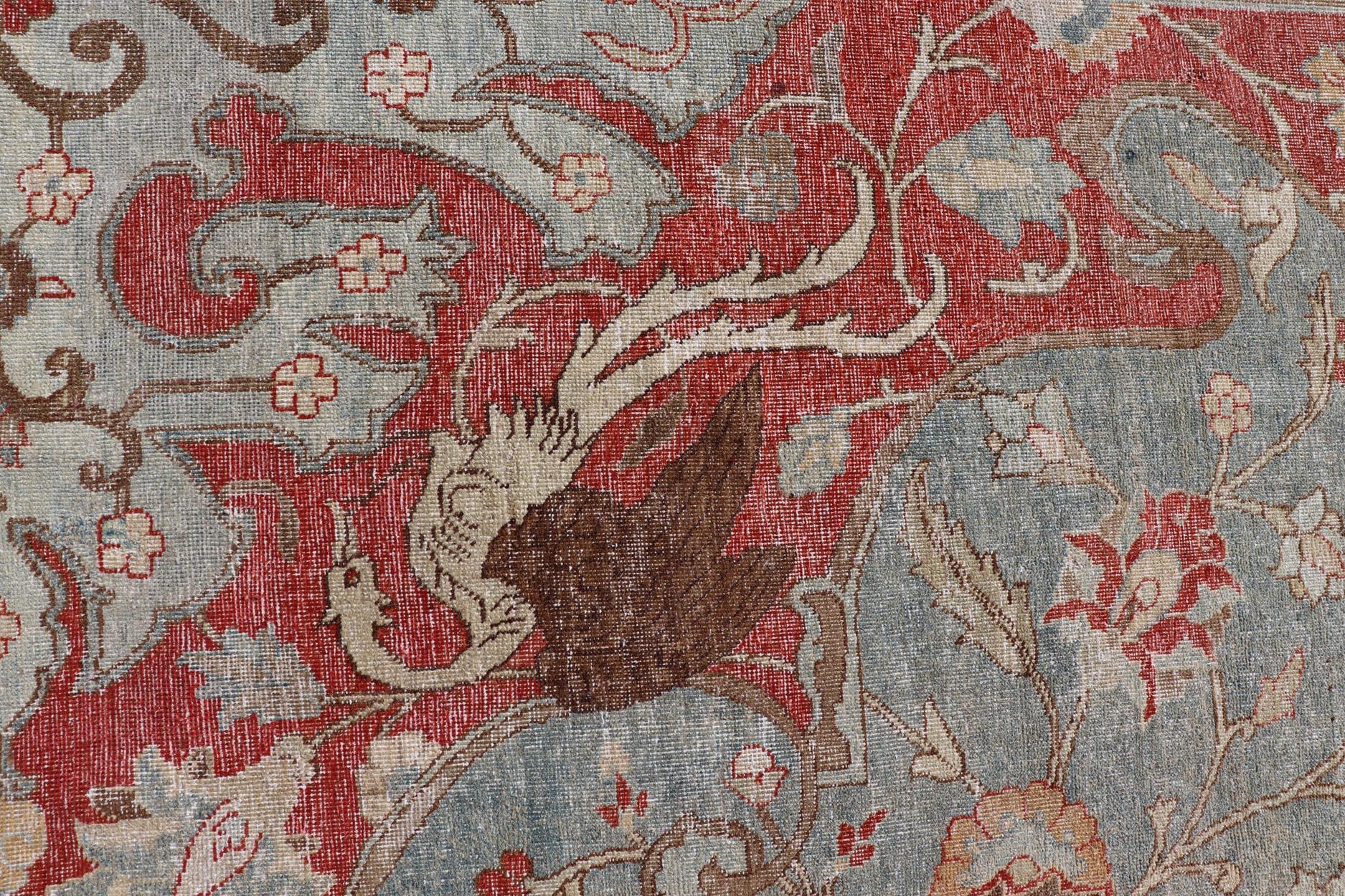 Großer antiker persischer Täbris-Teppich aus Wolle mit großem Blumenmedaillon-Design  (Persisch) im Angebot