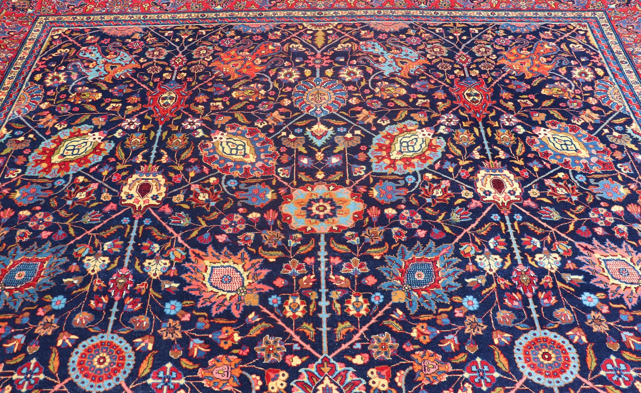 Grand tapis persan ancien de Tabriz avec motifs sous-géométriques et colorés en vente 11