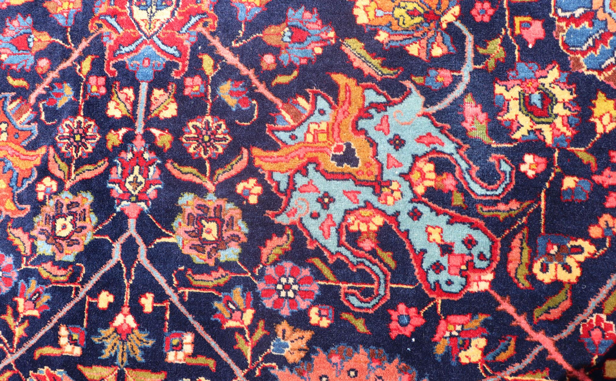 Grand tapis persan ancien de Tabriz avec motifs sous-géométriques et colorés en vente 2