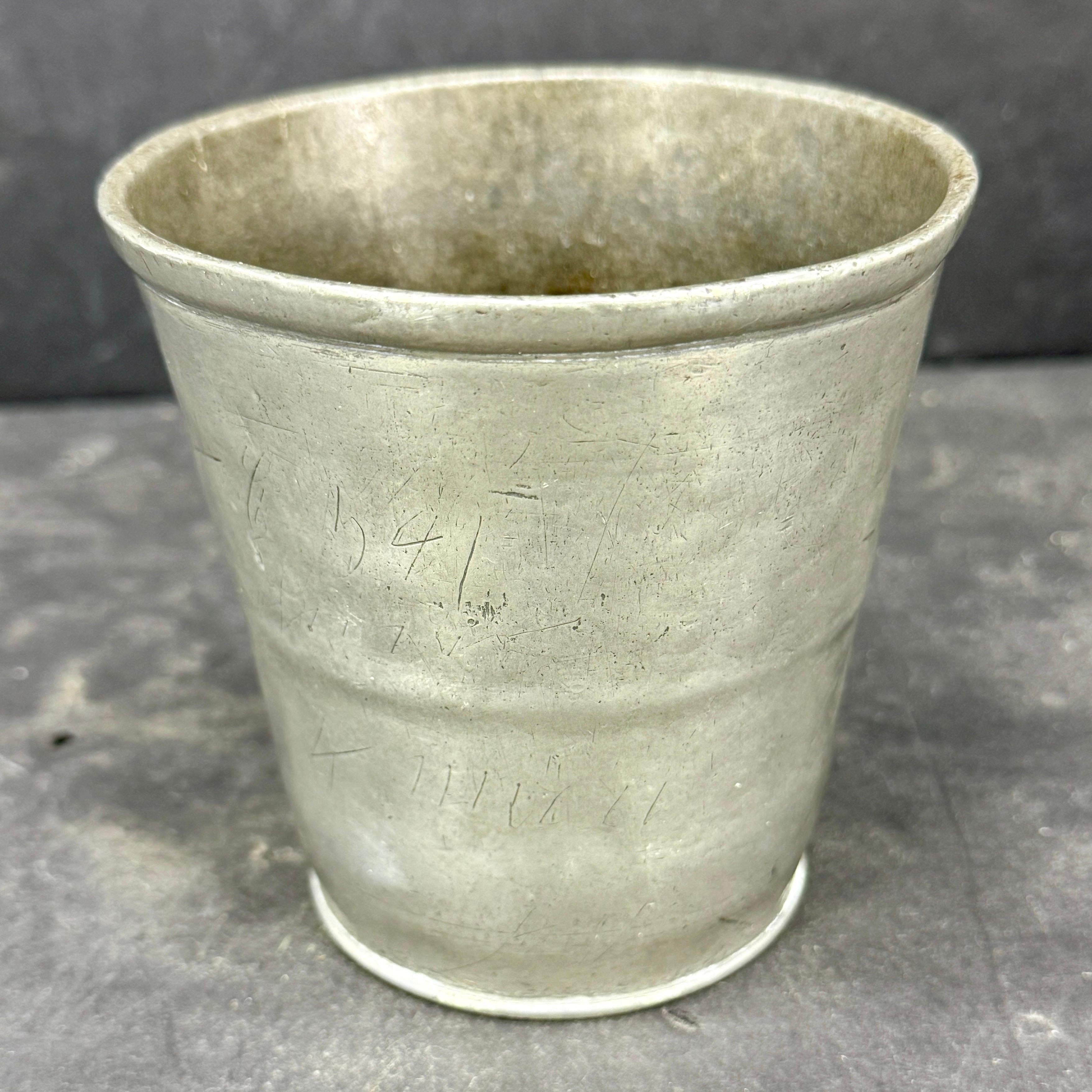 Large Antique Pewter Cup Vase, Denmark circa 1810 For Sale 3