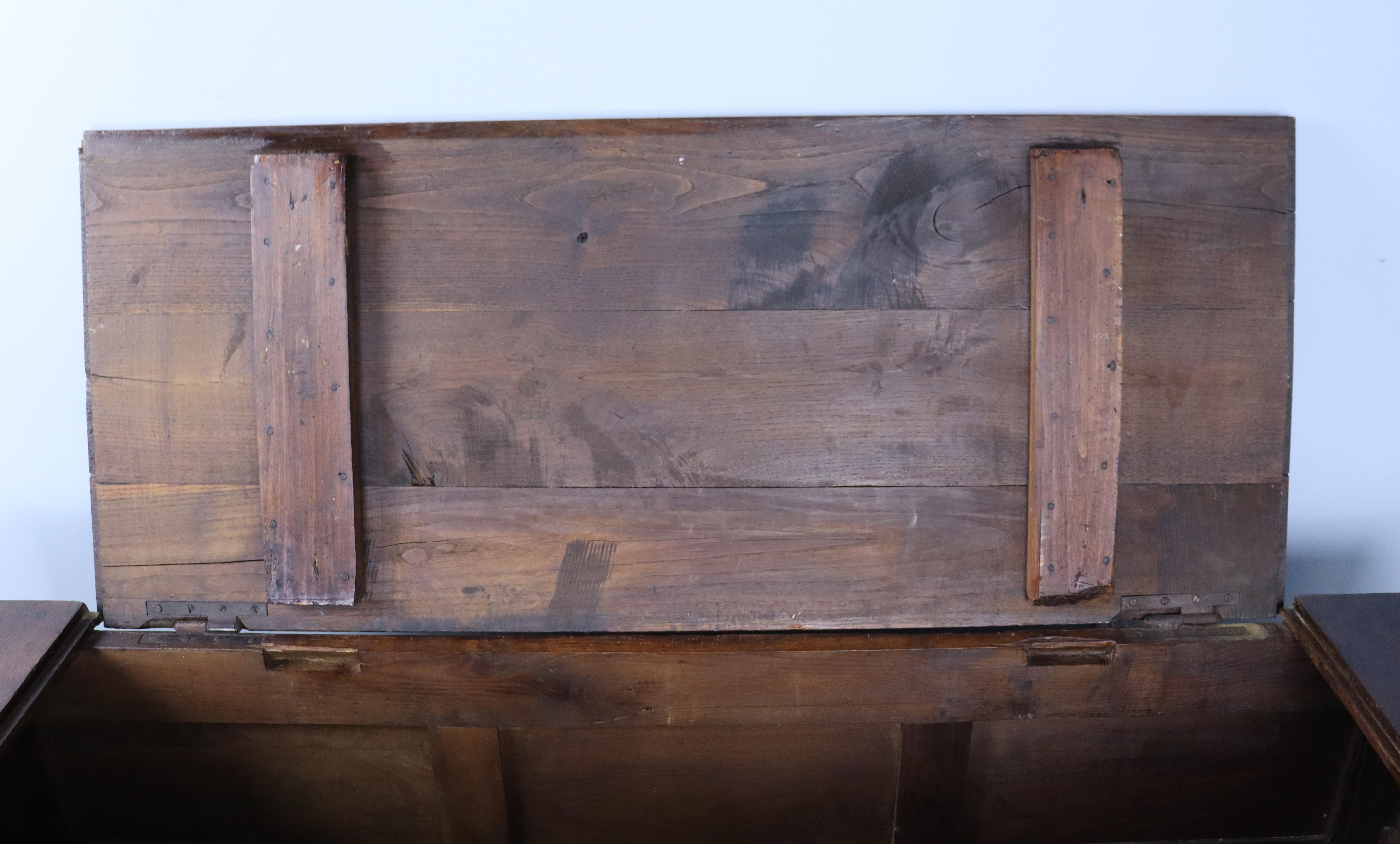 Large Antique Pine Coffer For Sale 5