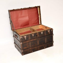 Grande malle de voyage / coffre de rangement en pin ancien