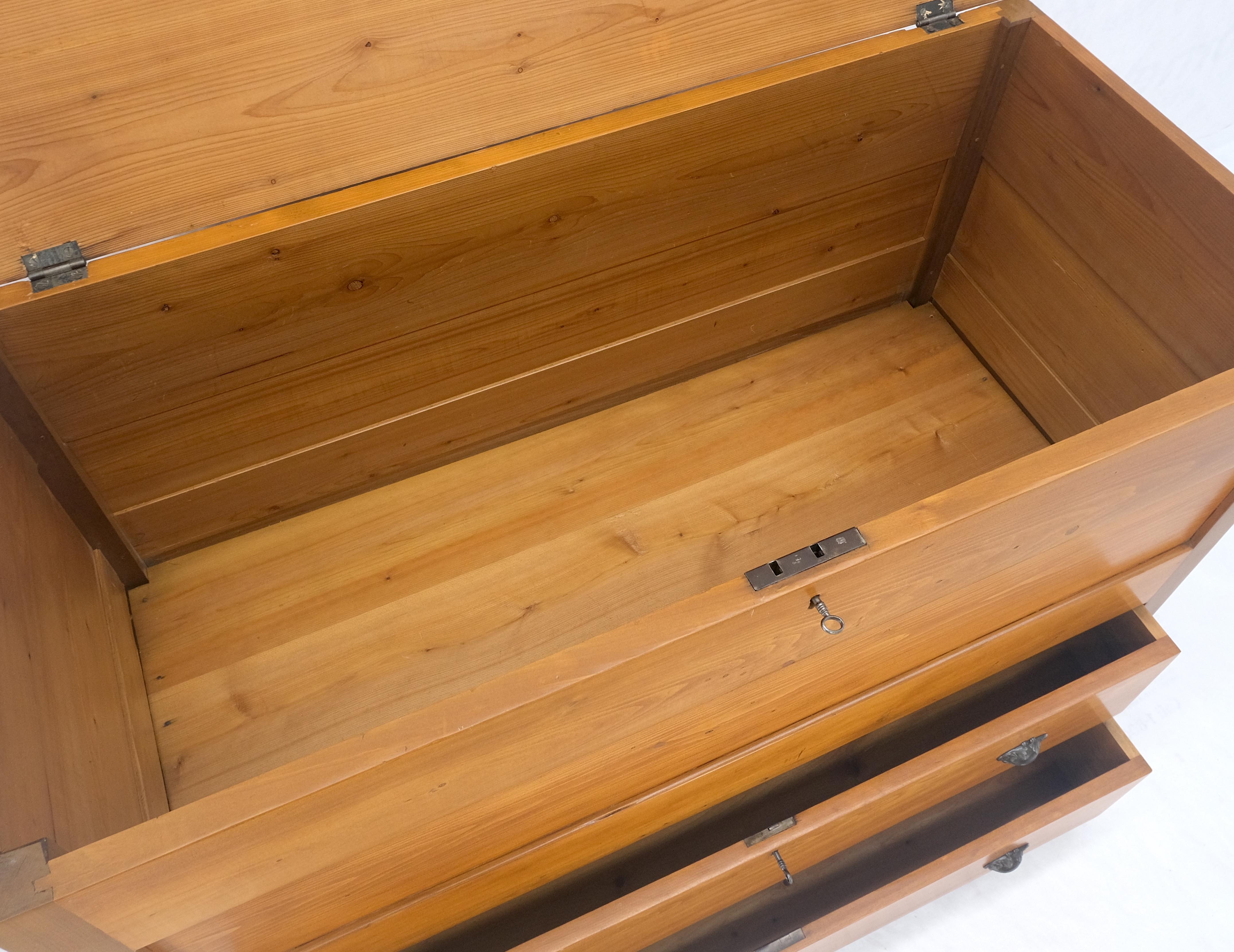 storage trunk with drawers