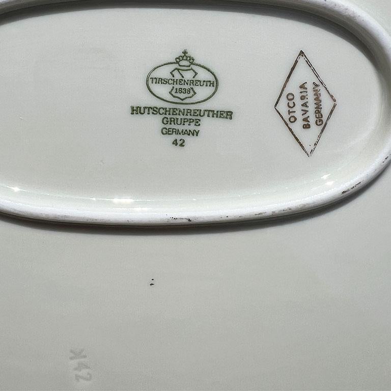 Gran plato antiguo de cortejo de porcelana rosa y dorada con escenas de Fragonard siglo XX en venta