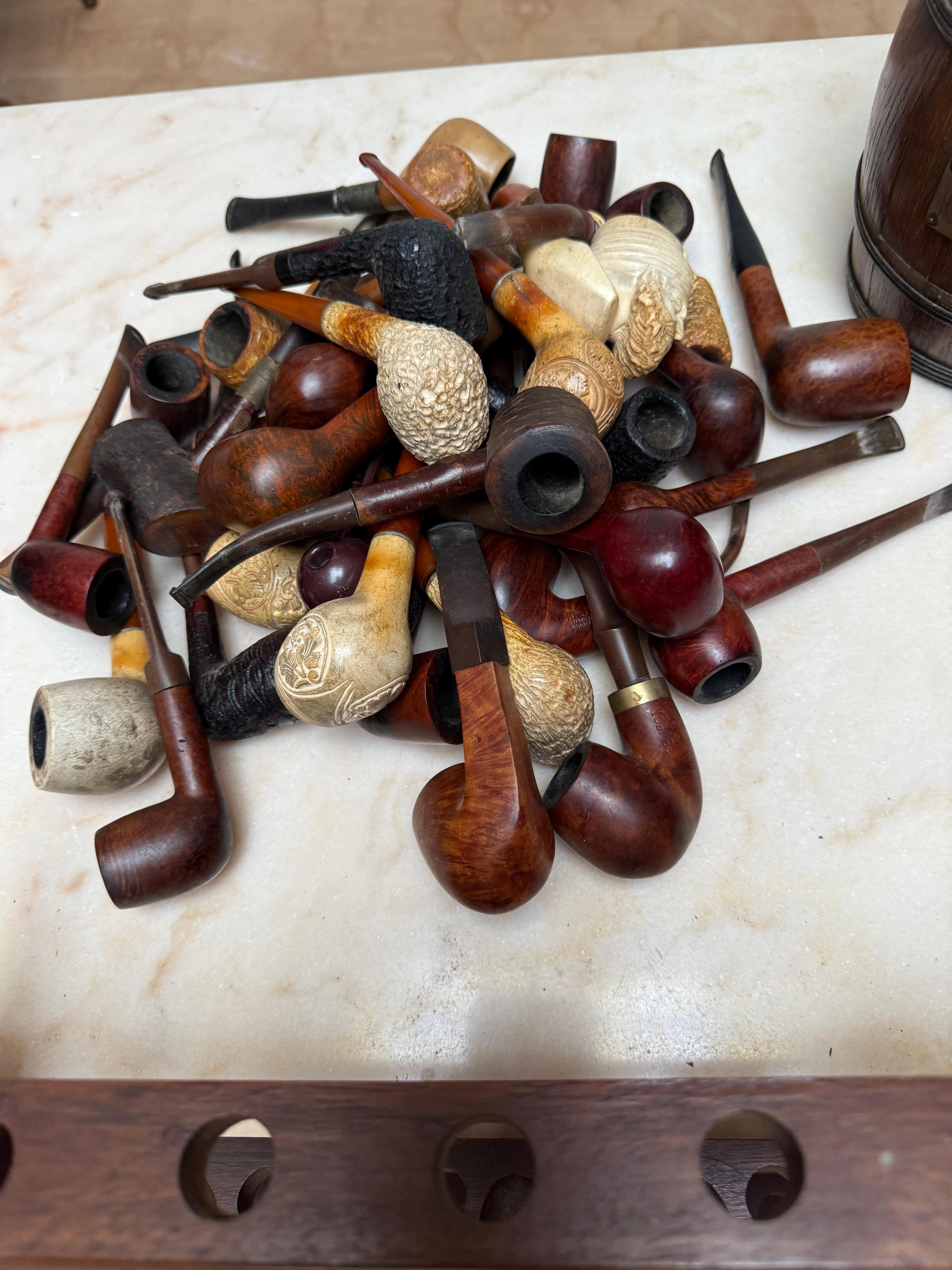 Large Antique Pipe Wall Rack & Antique Pipe Stand w. Barrel & Many Carved Pipes For Sale 9