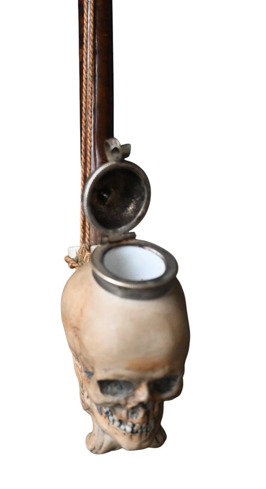 Grande pipa antica con motivo a teschio, CIRCA 1880. in vendita 2