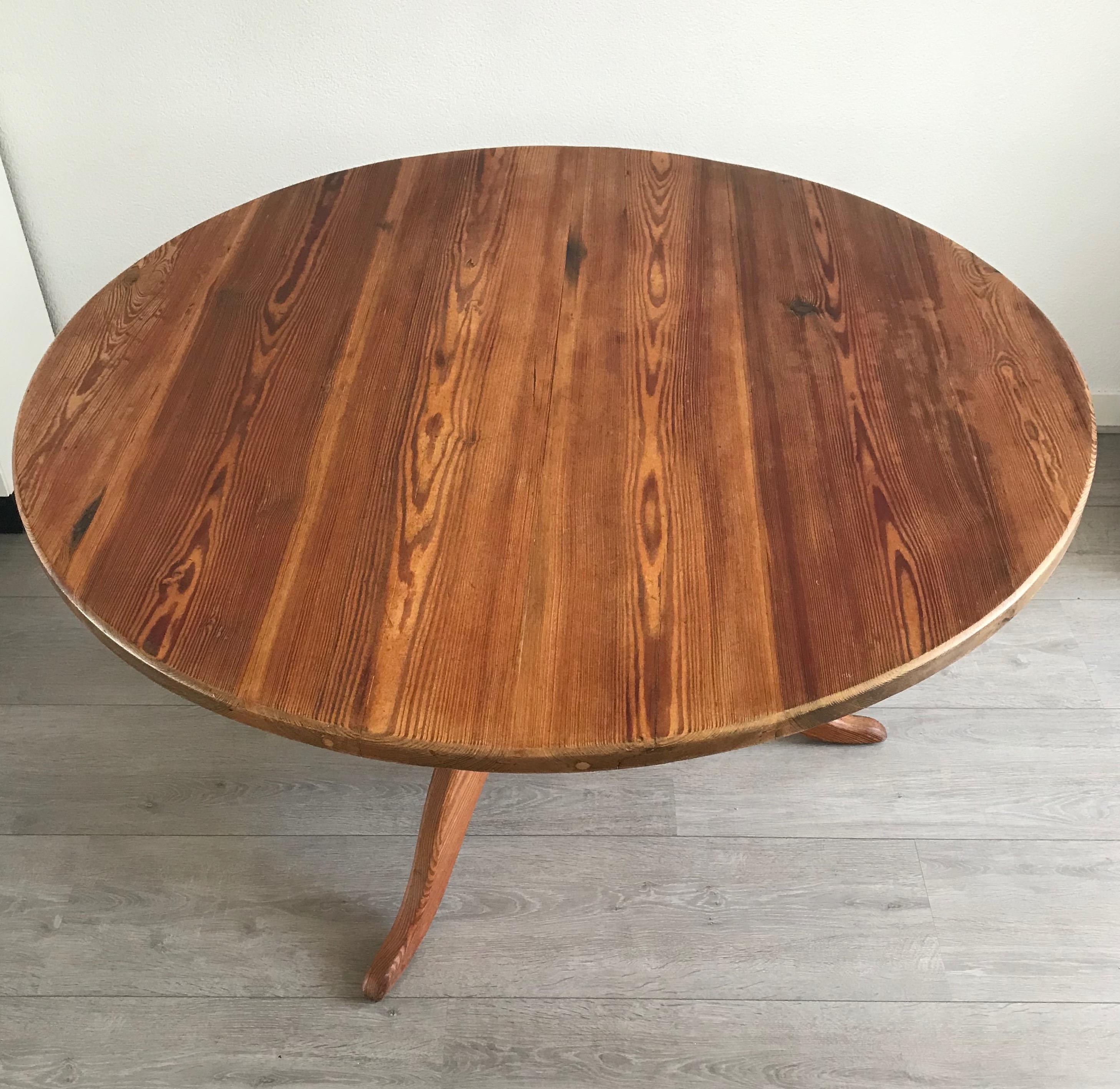 Hand-Crafted Large Antique Pitch Pine Round Farmhouse or Country Cottage Table