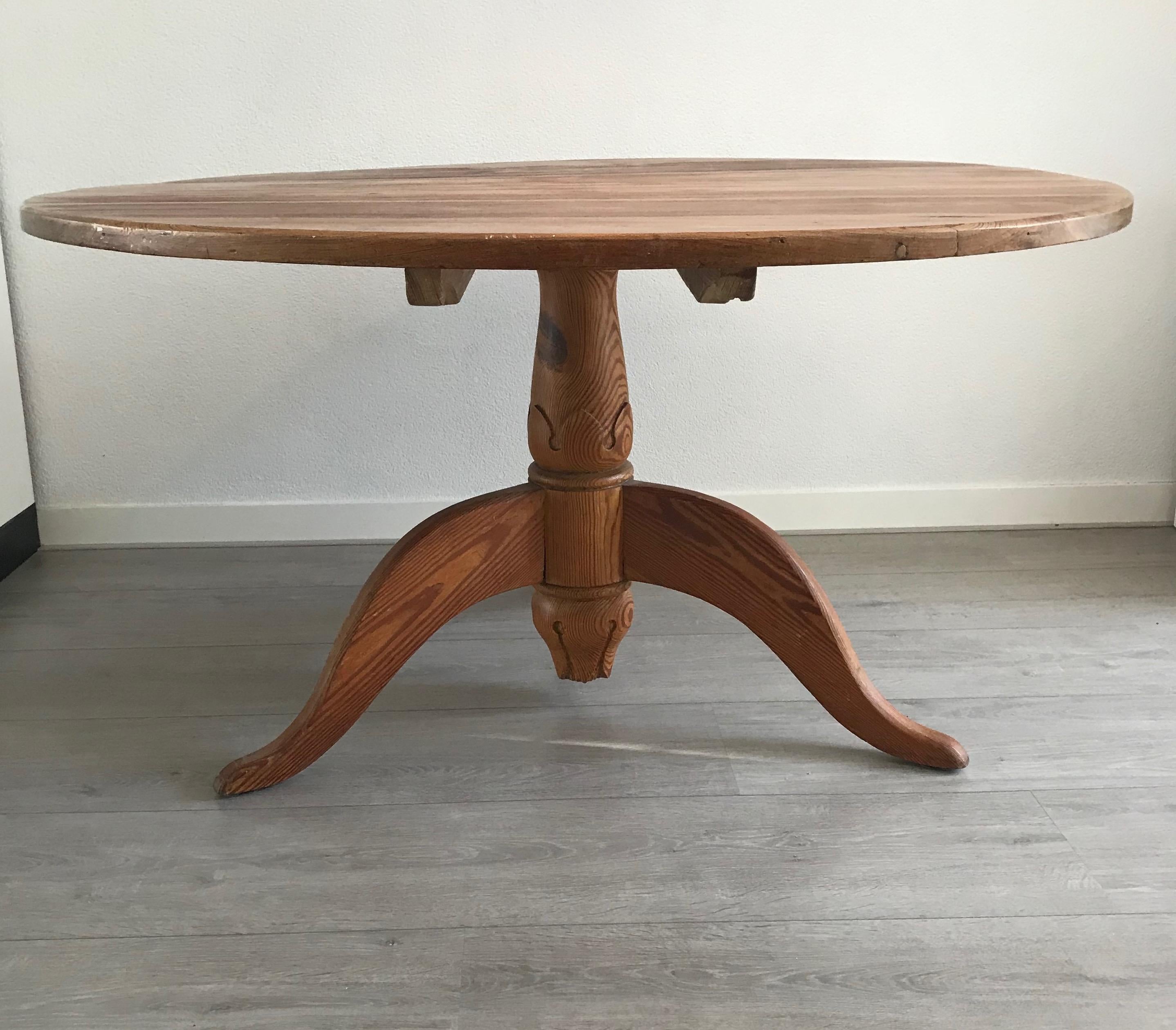 19th Century Large Antique Pitch Pine Round Farmhouse or Country Cottage Table