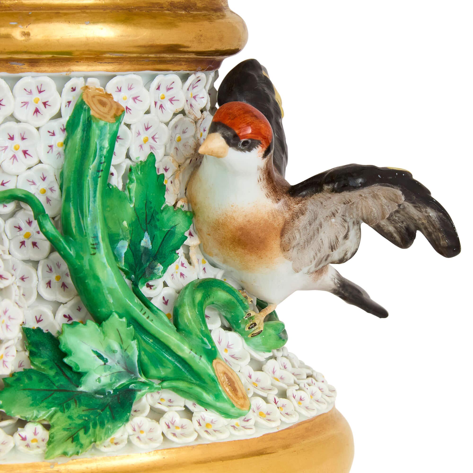 Grande bicchiere antico in porcellana di Meissen Porcelain in vendita 1